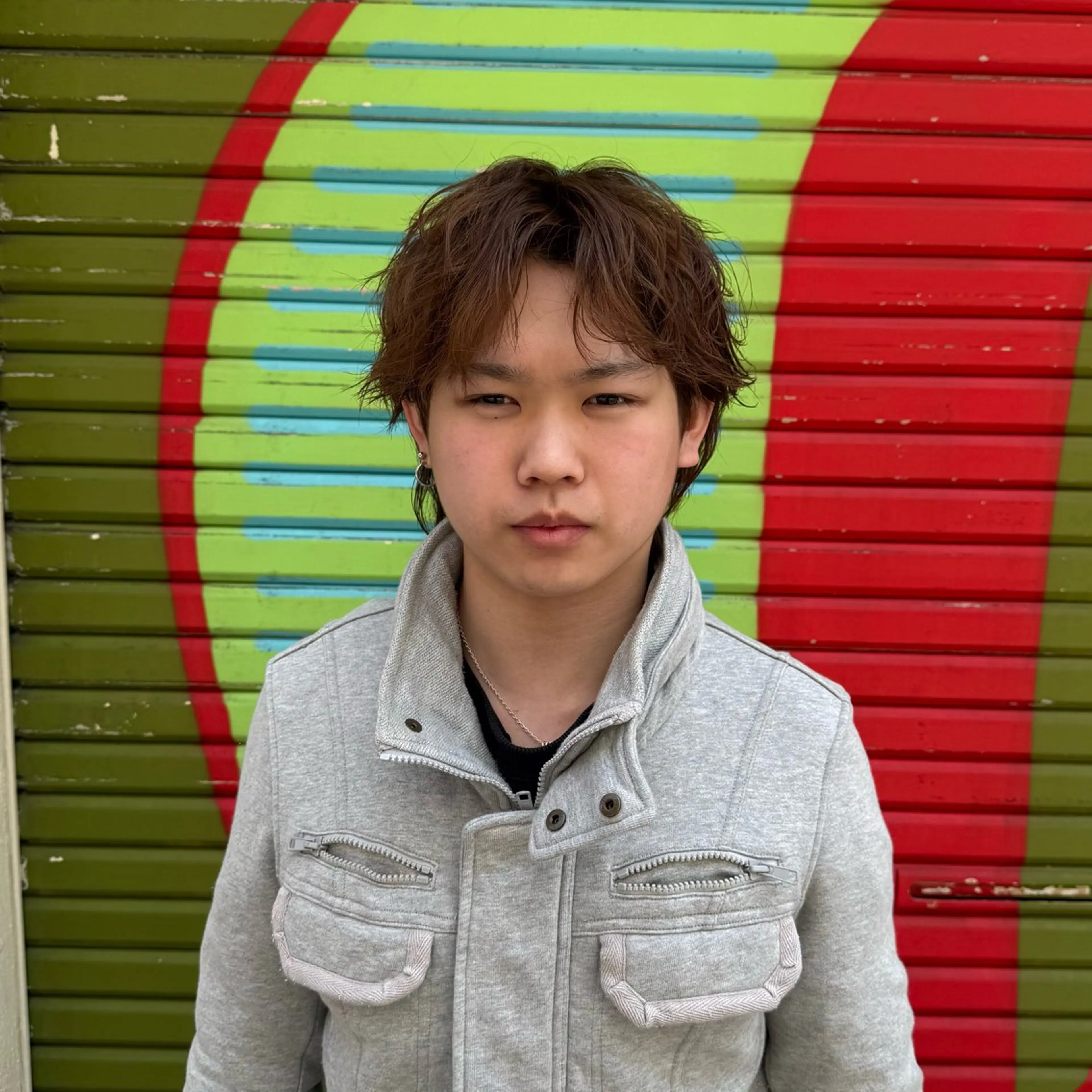 ショート カラー メンズ メンズパーマ ベージュカラー ブラウンカラー ブラウンベージュ 透明感カラー 藤原暖 ／カラーモデルのヘアスタイル