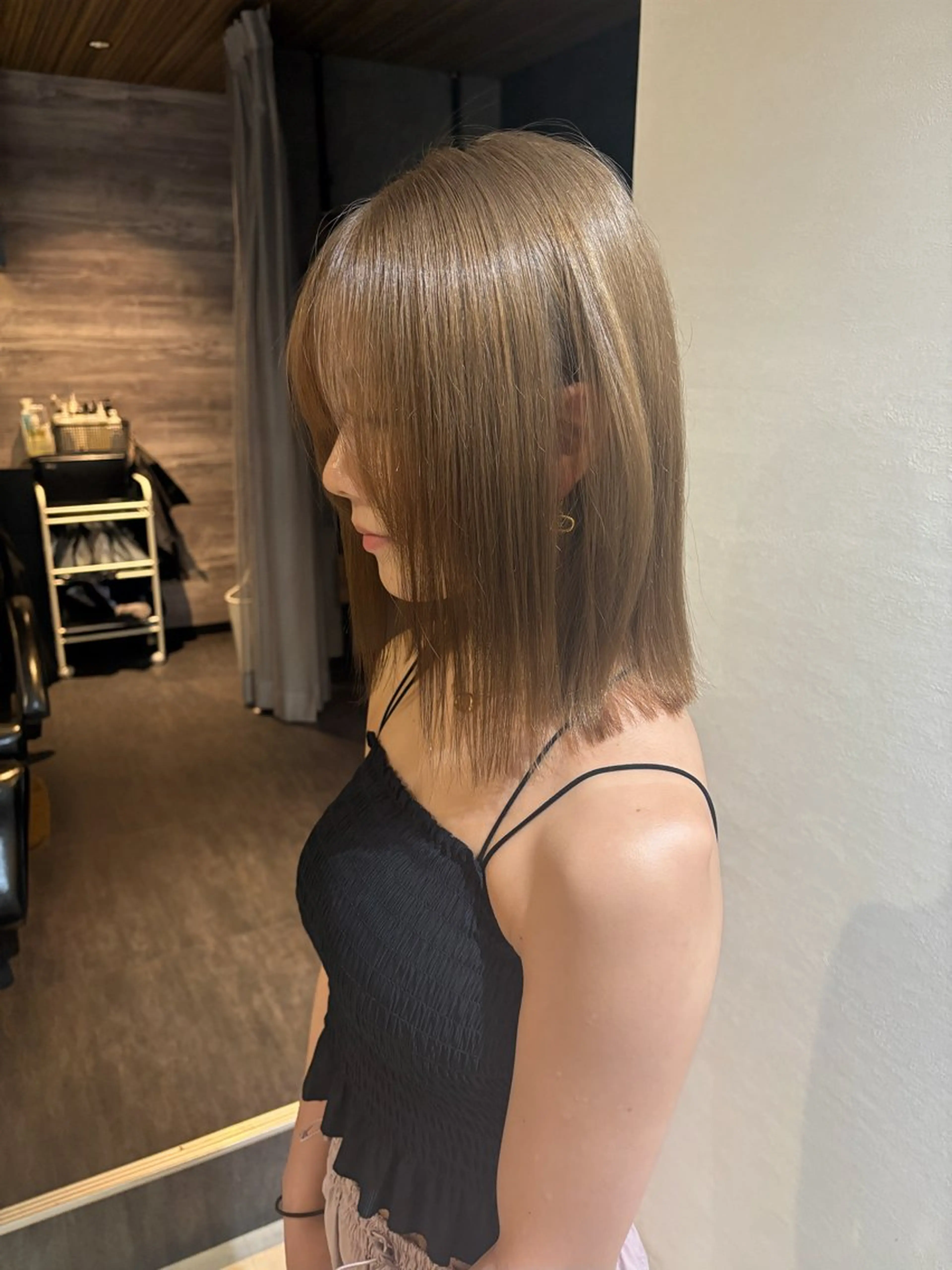 ミディアム レイヤーカット/韓国 /艶髪/ダブルカラーのヘアスタイル