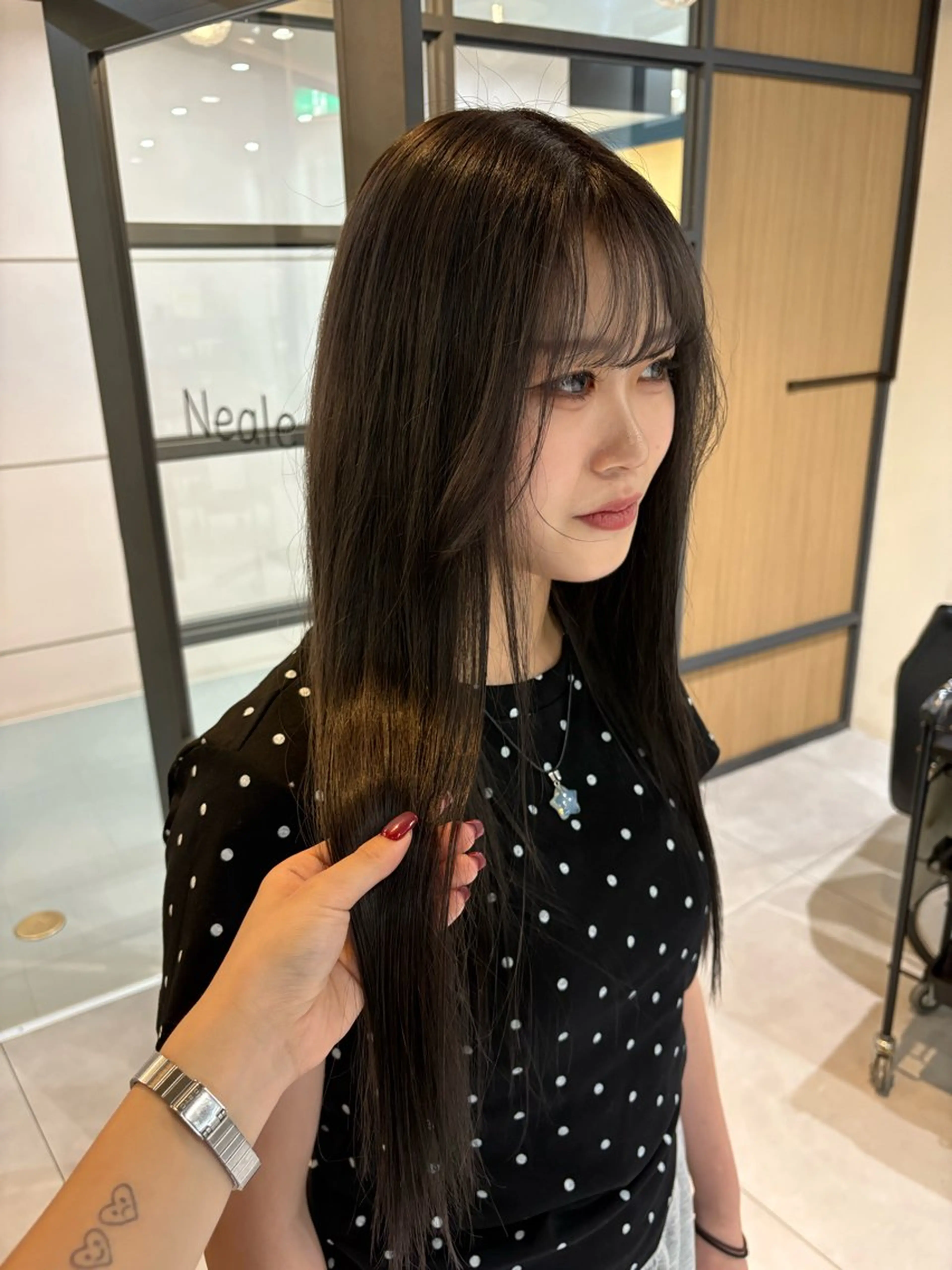 ロング Neale. ナナカのヘアスタイル