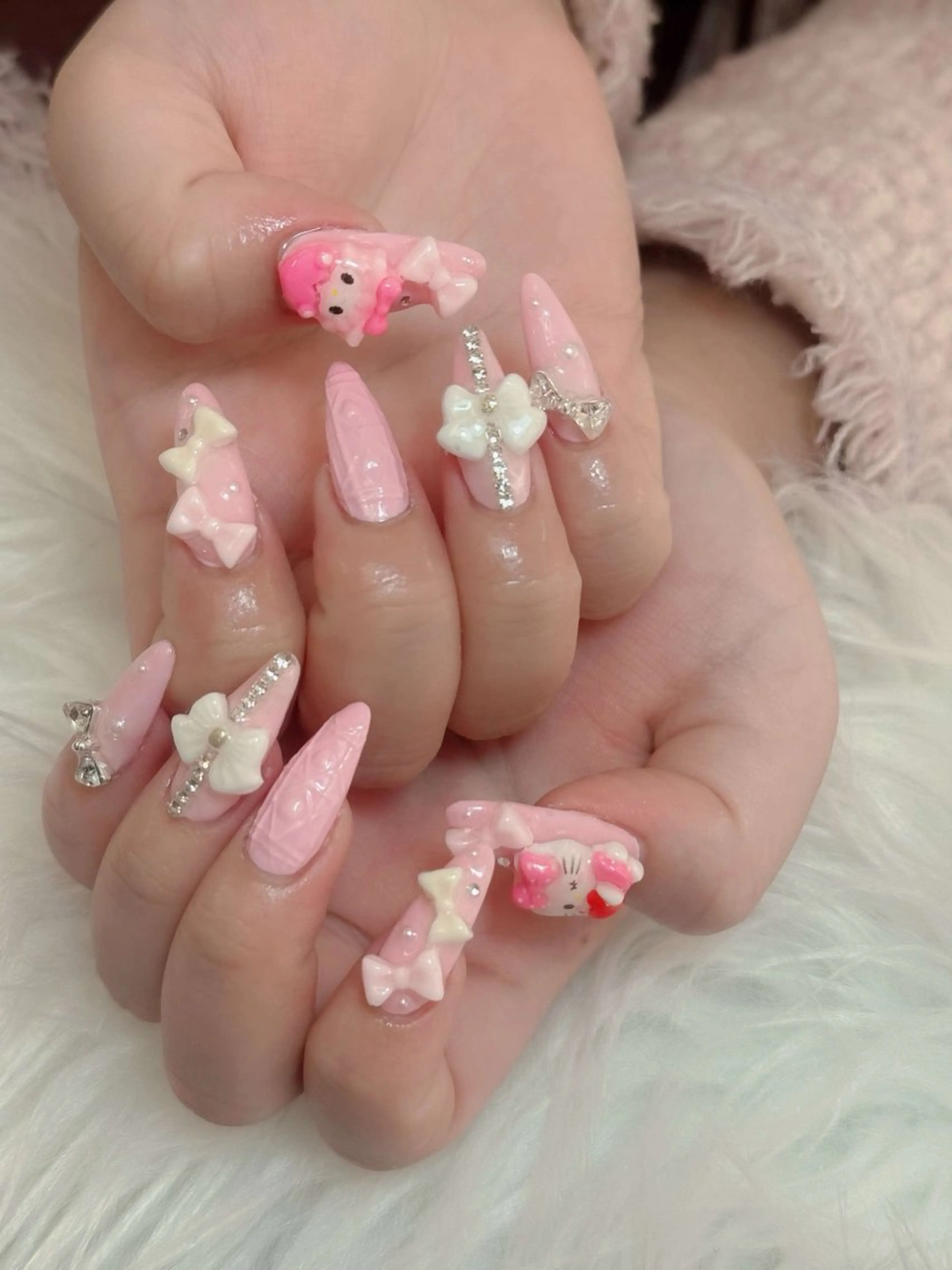 ネイル オーロラネイル チークネイル 長さ出し フットネイル フレンチネイル Anh 歌舞伎町のネイルデザイン