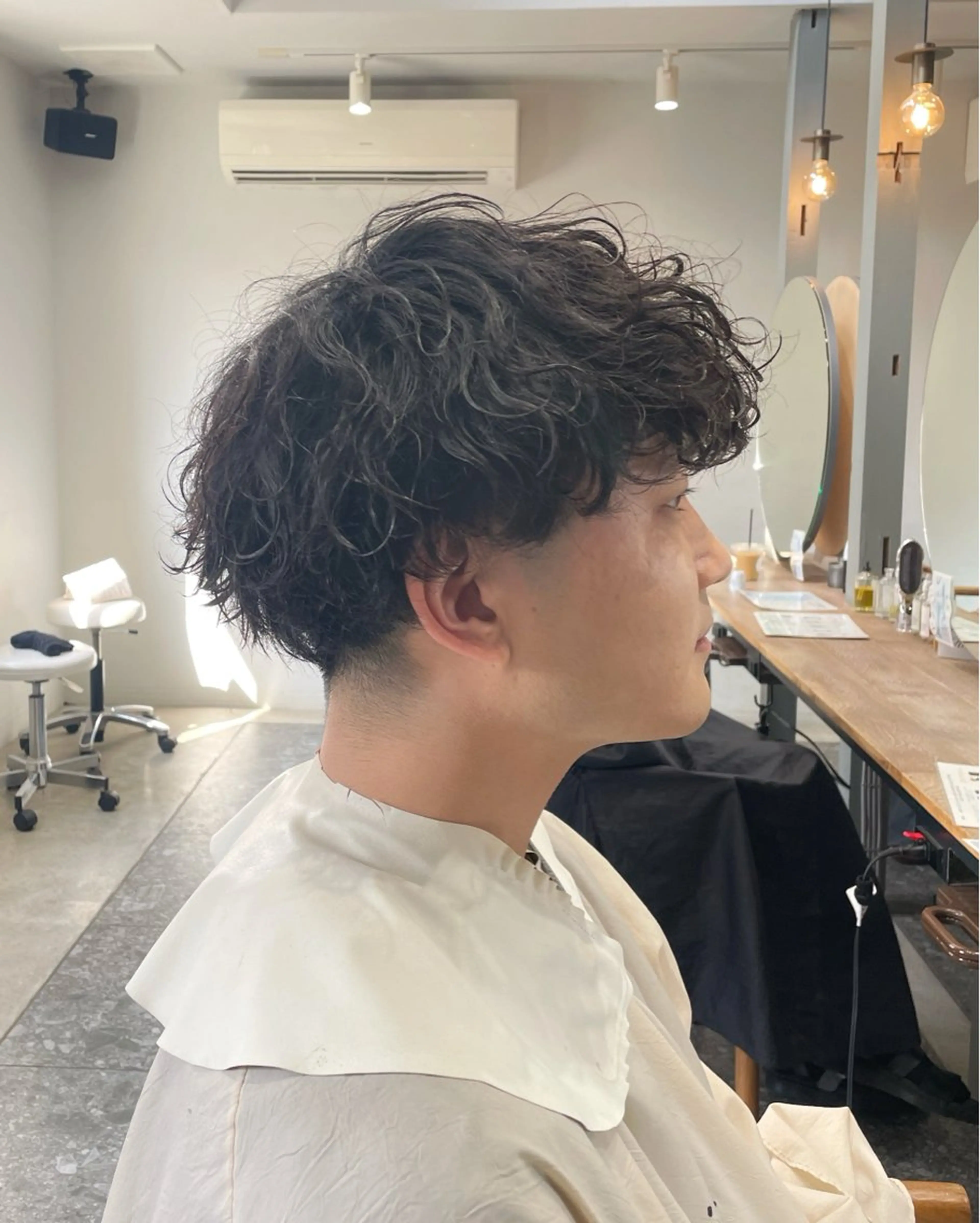 ショート パーマ メンズ メンズブリーチ 波巻きパーマ カット パーマ 野間 祐哉のヘアスタイル