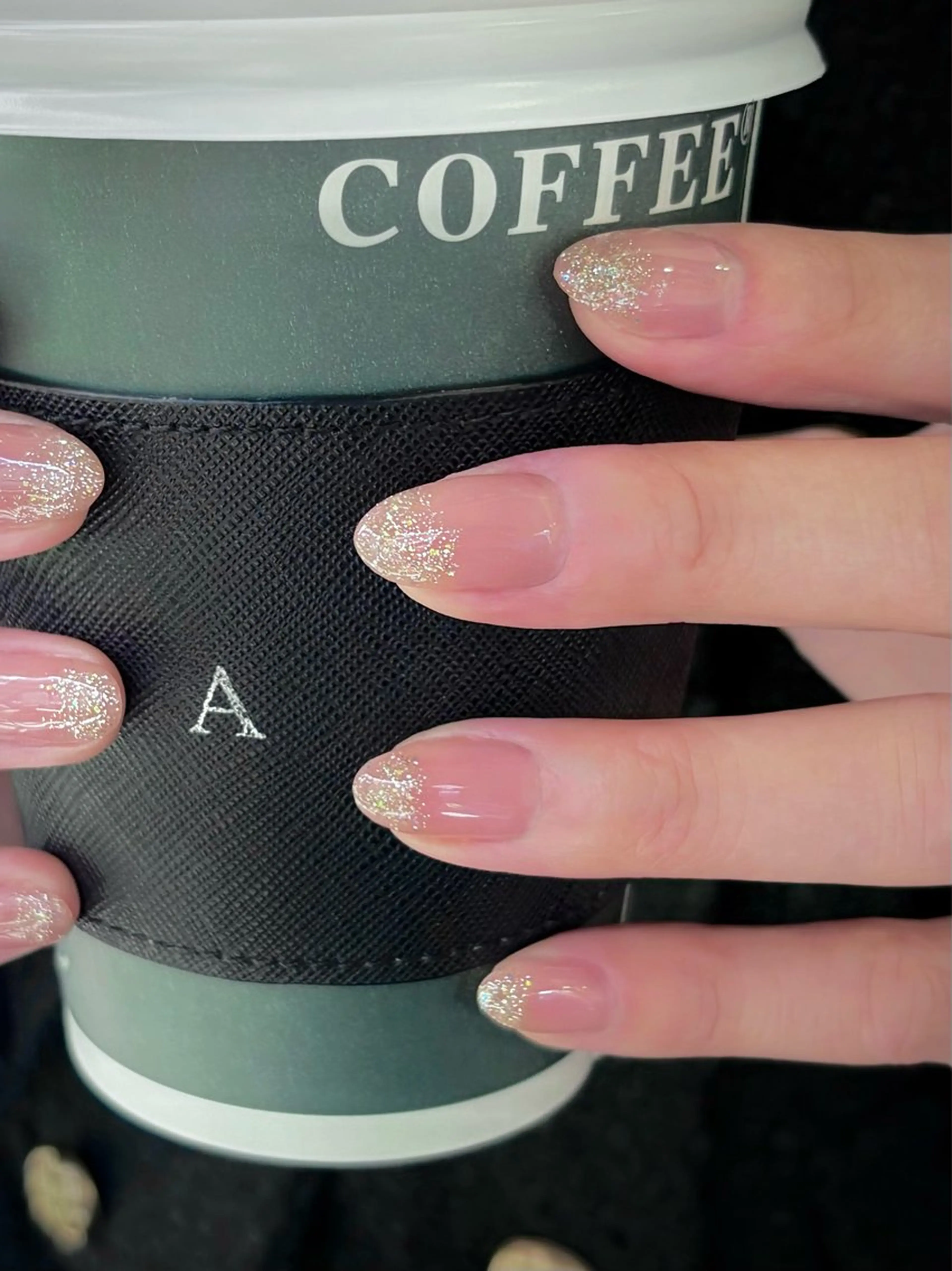 ネイル ハンドネイル PRIVÉ 白金🫧 ツヤ感ちゅるんネイルのネイルデザイン