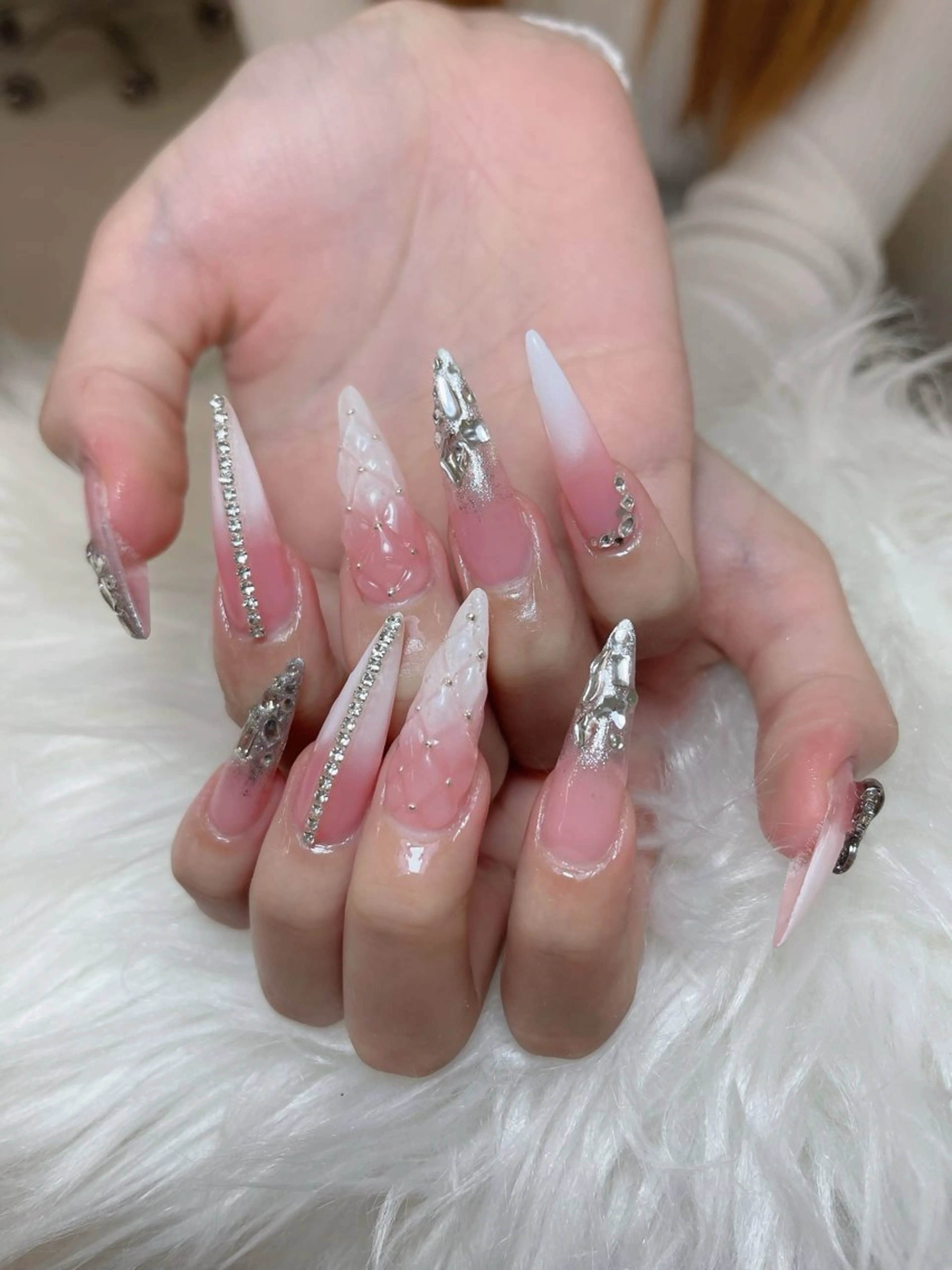 ネイル チークネイル フレンチネイル グラデーション キラキラネイル 韓国ネイル HIKARI HANA NAIL所属・HIKARIHANA NAILのネイルデザイン