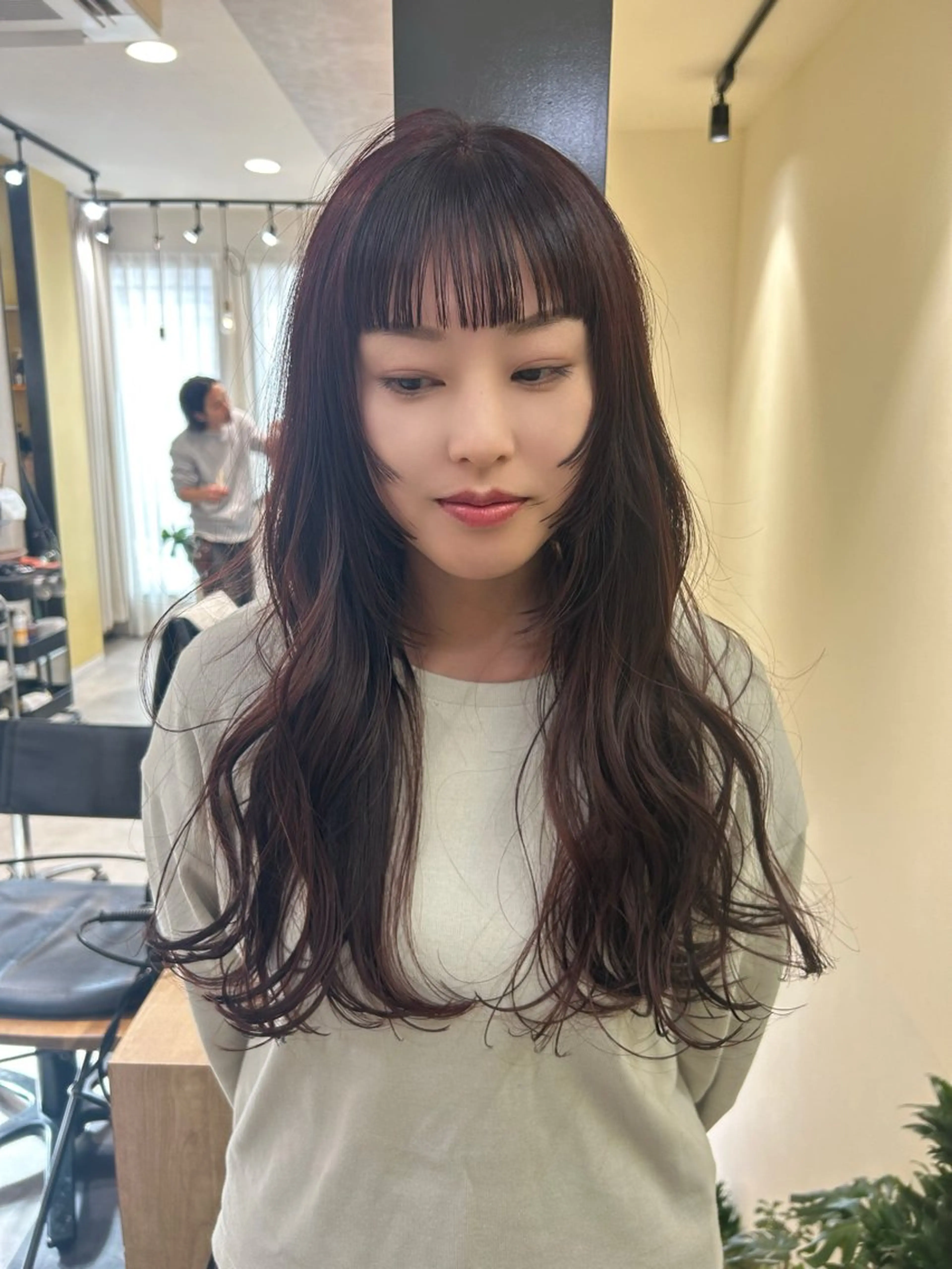 ロング カラー ボルドーカラー デザインカット hub hair レイヤー/透明感のヘアスタイル