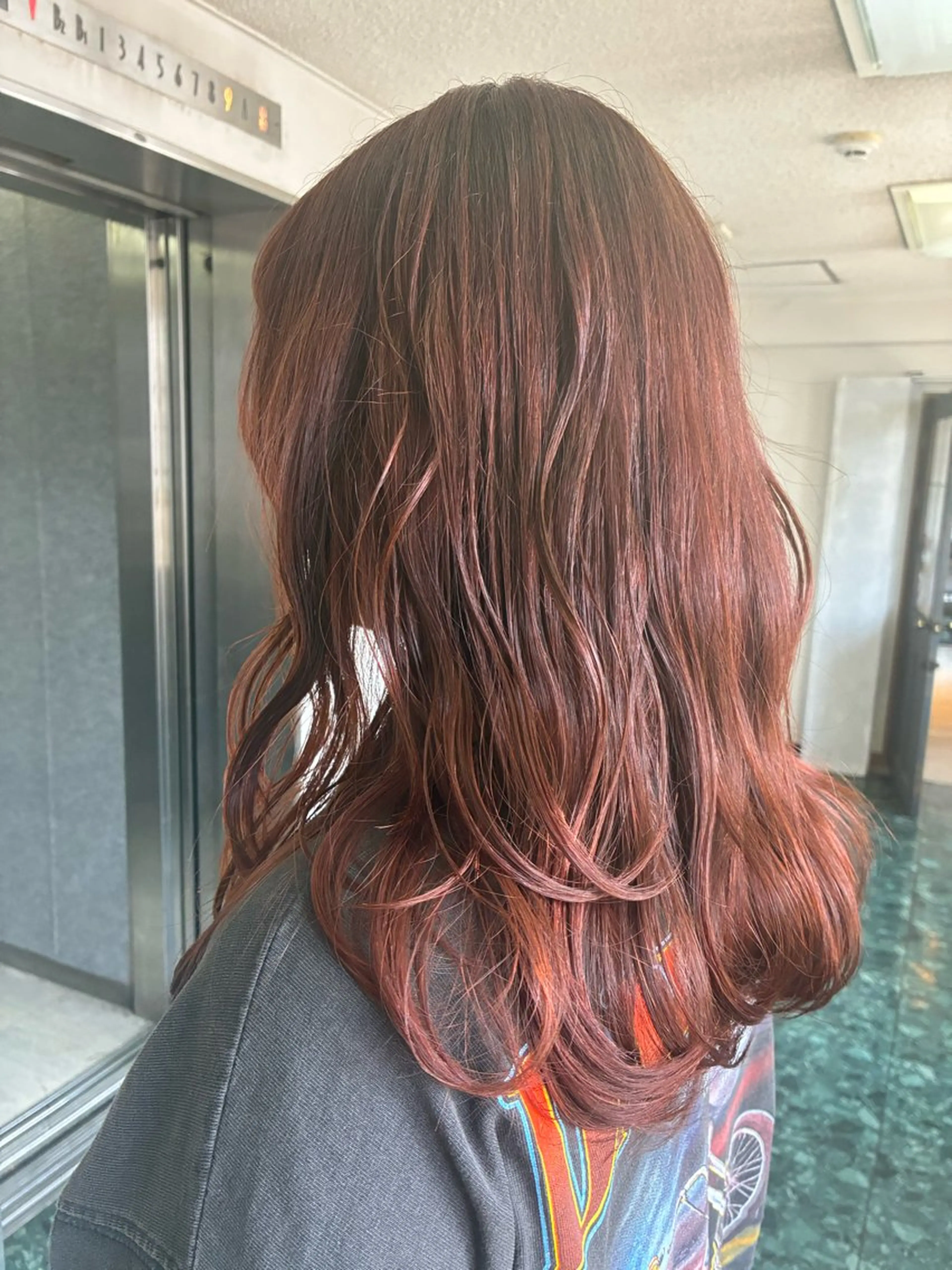 ロング オレンジブラウン nara misakiのヘアスタイル