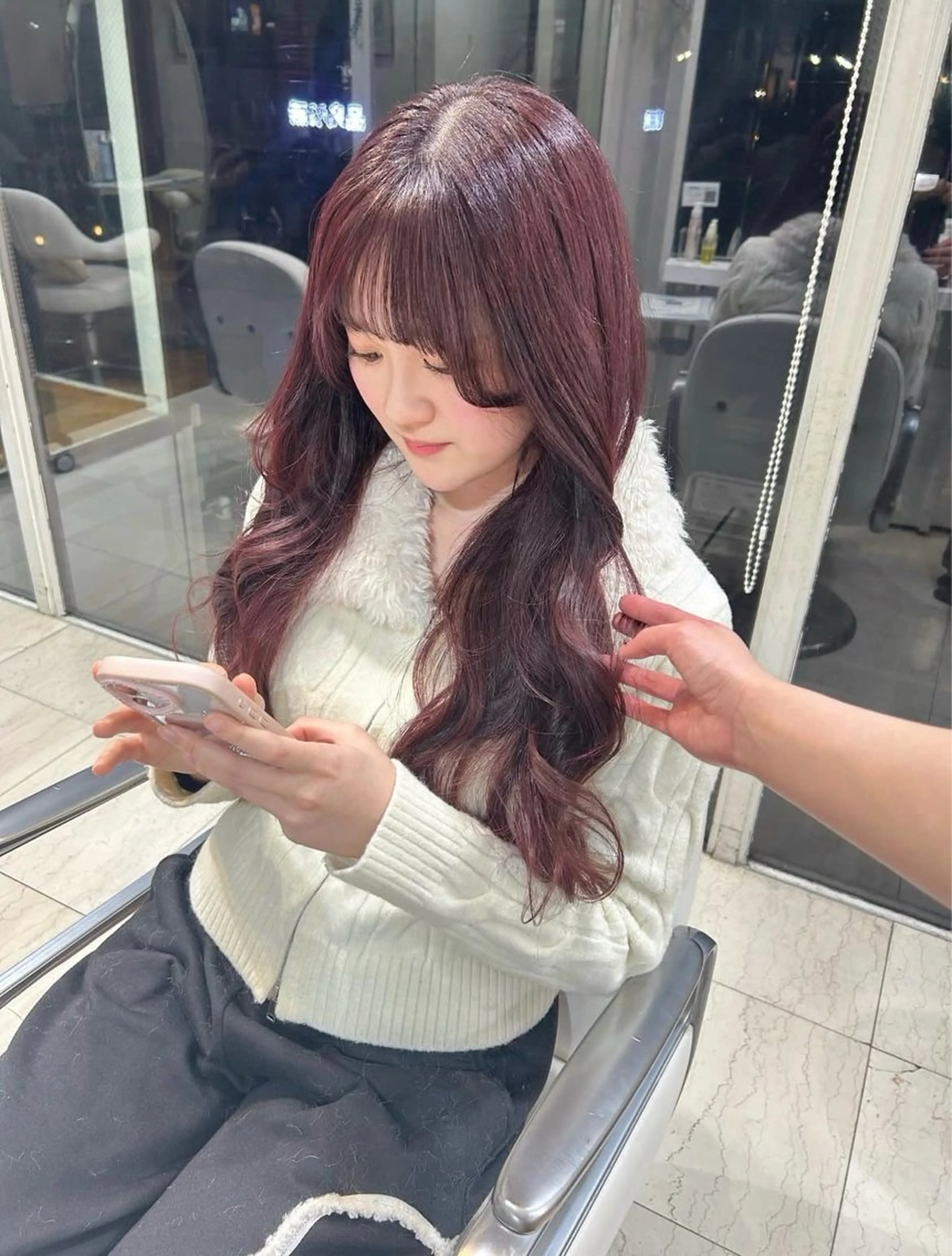 ロング カラー レッドカラー ヘアカラー ありむらもえ/ 透明感カラーのヘアスタイル