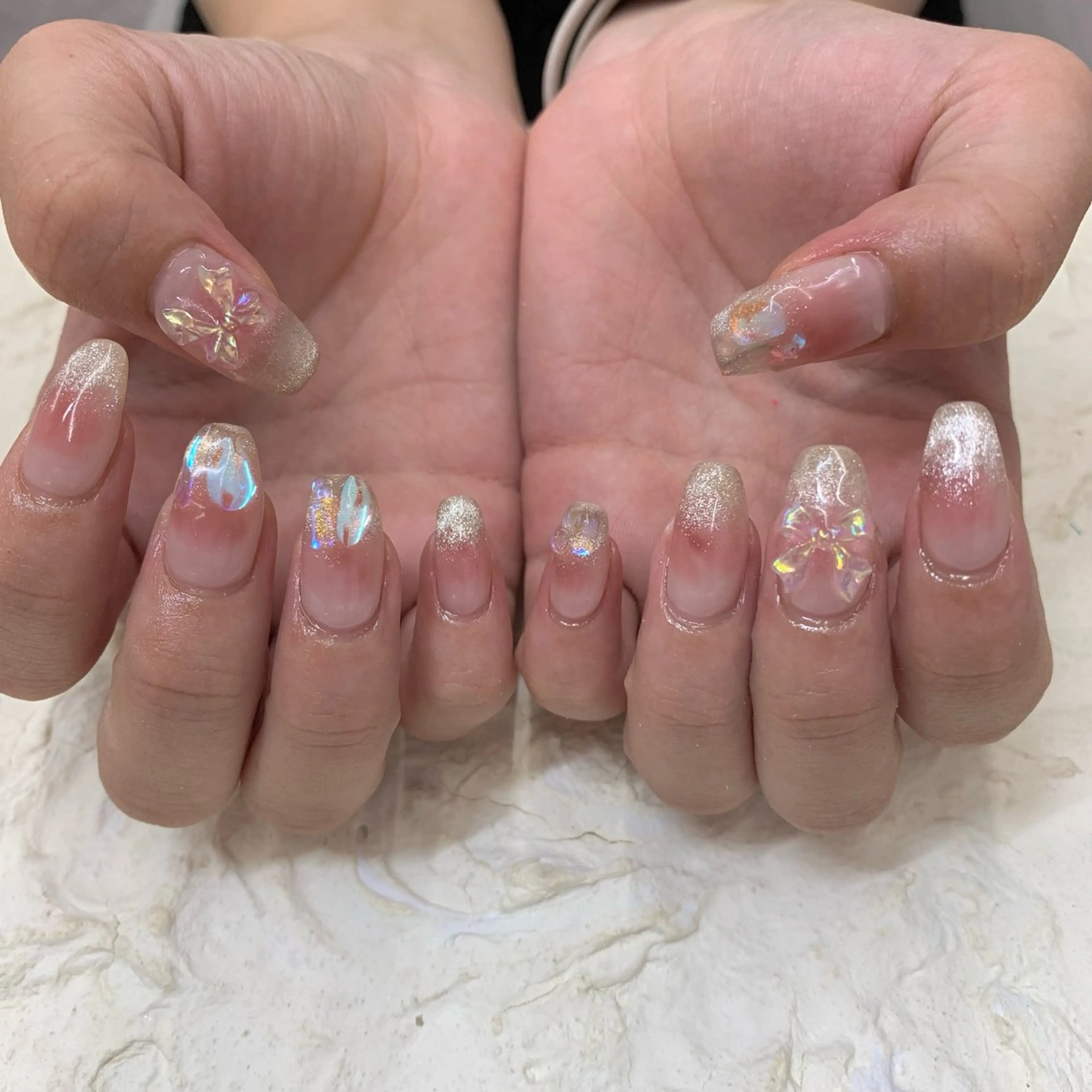 ネイル チークネイル マキノ ユイのネイルデザイン