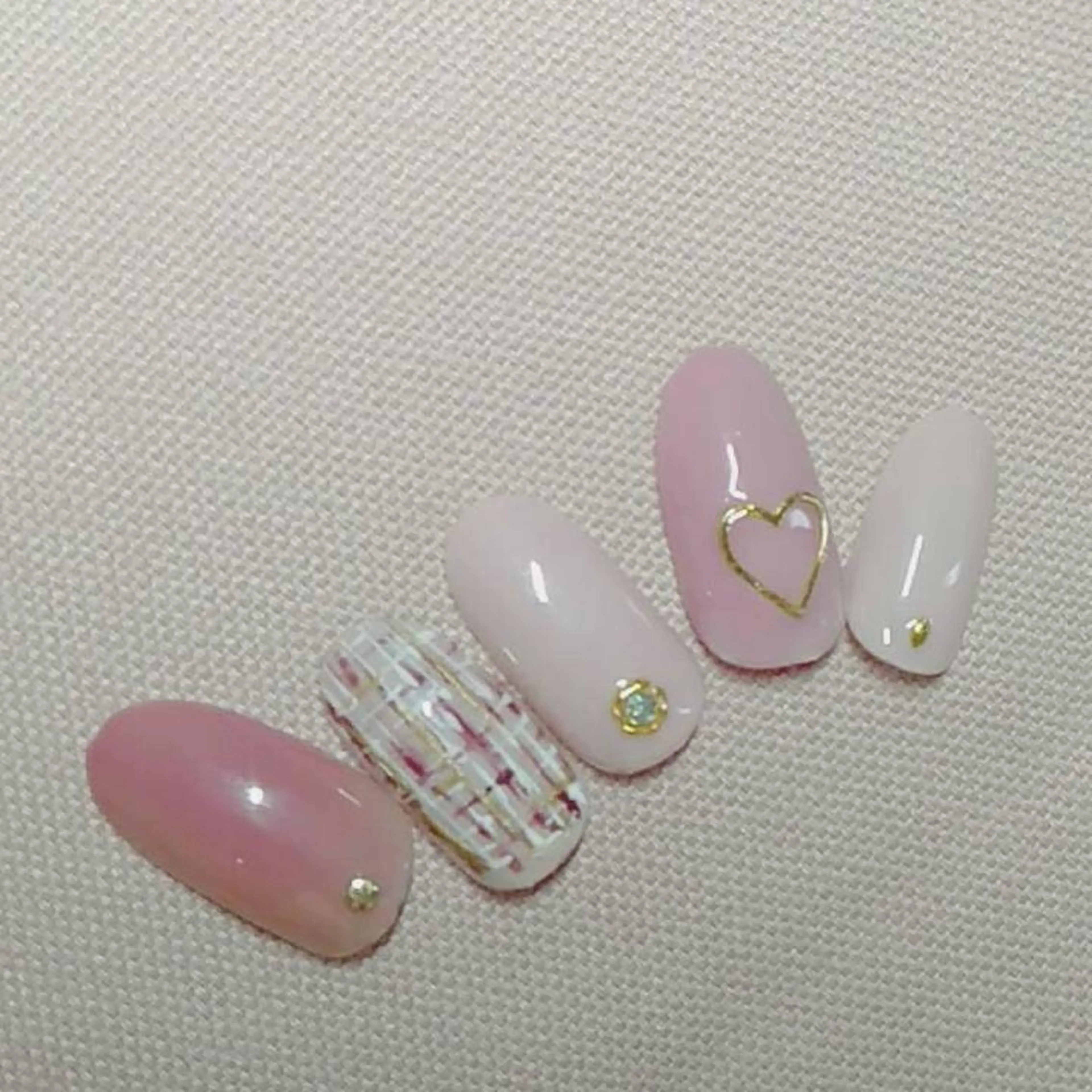 ネイル ピンク ツイードネイル 爪工房ぱるっこ所属・川岡 香を里のネイルデザイン