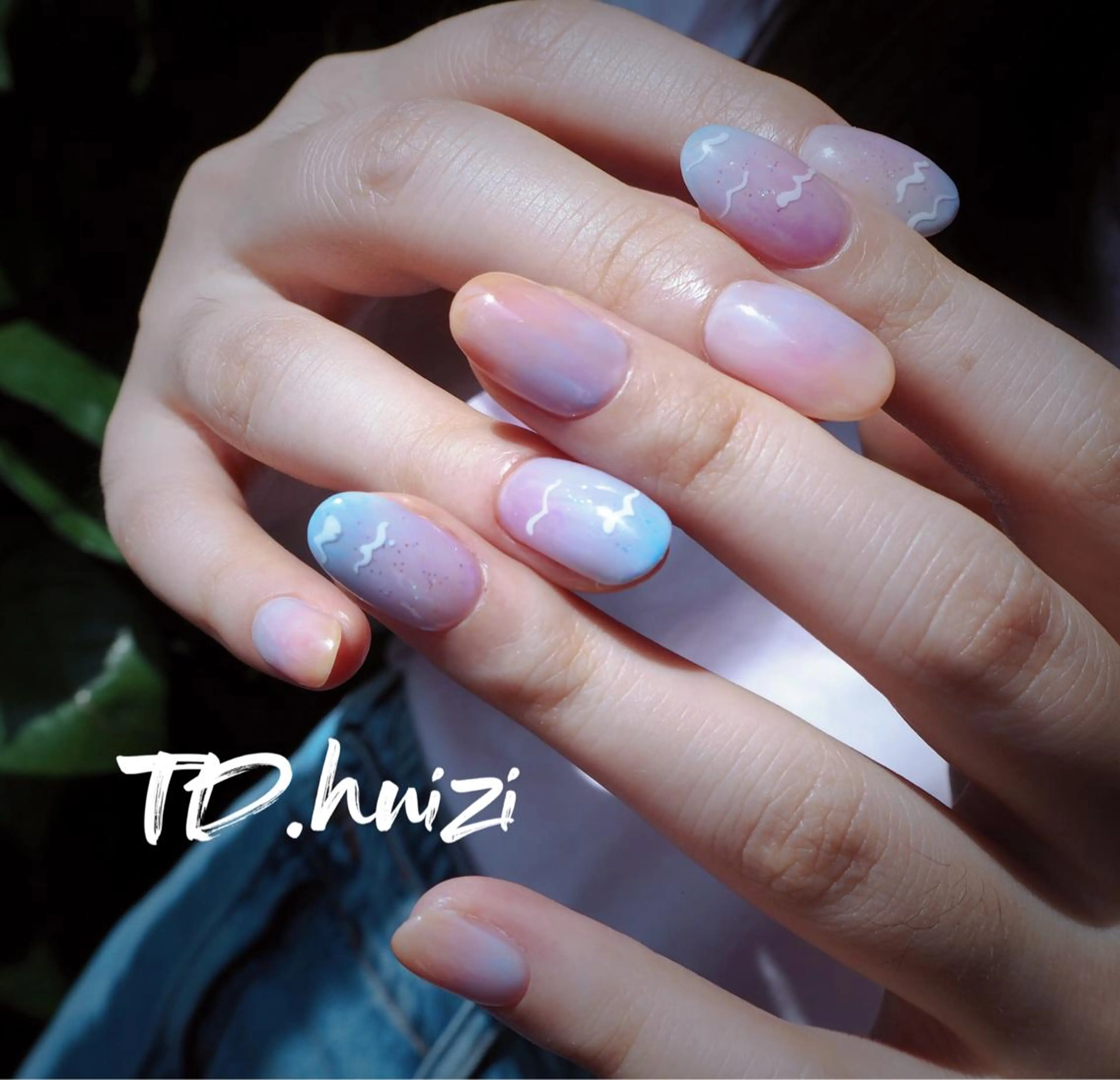 ミディアム めぐみのネイルサロン スタッフ練習のネイルデザイン