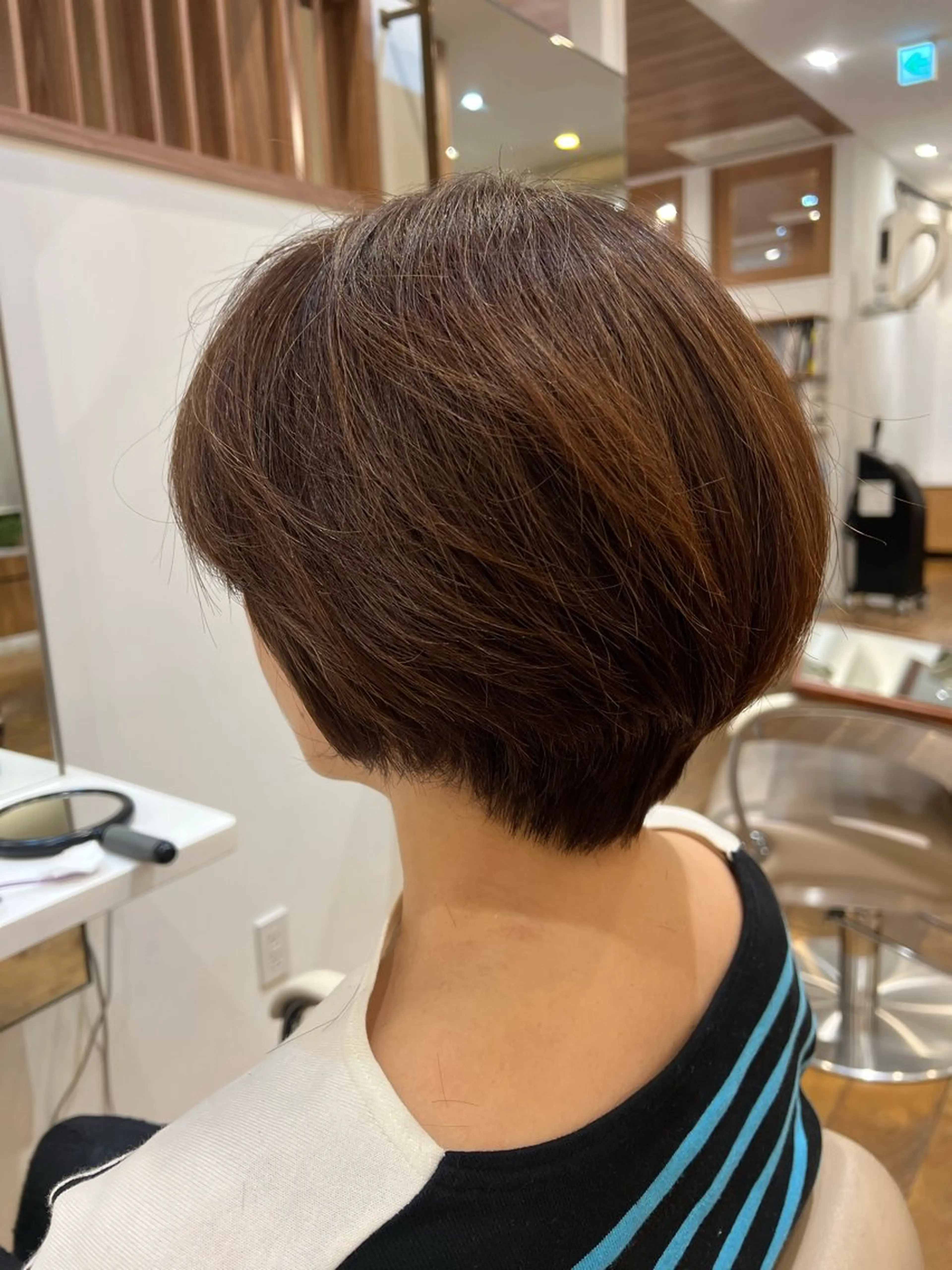 ショート 村中 逸紀のヘアスタイル