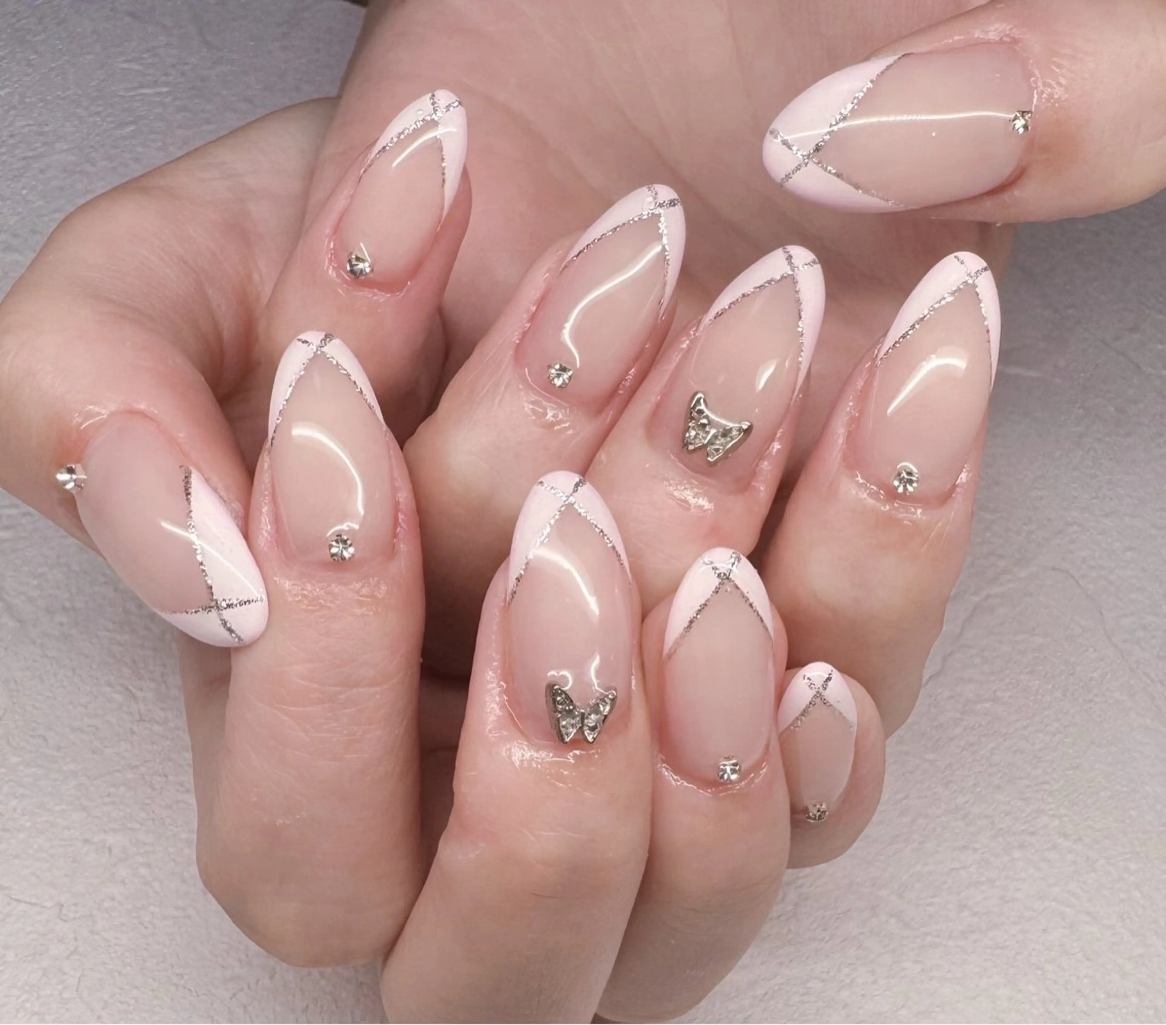 ネイル ハンドネイル R inのネイルデザイン