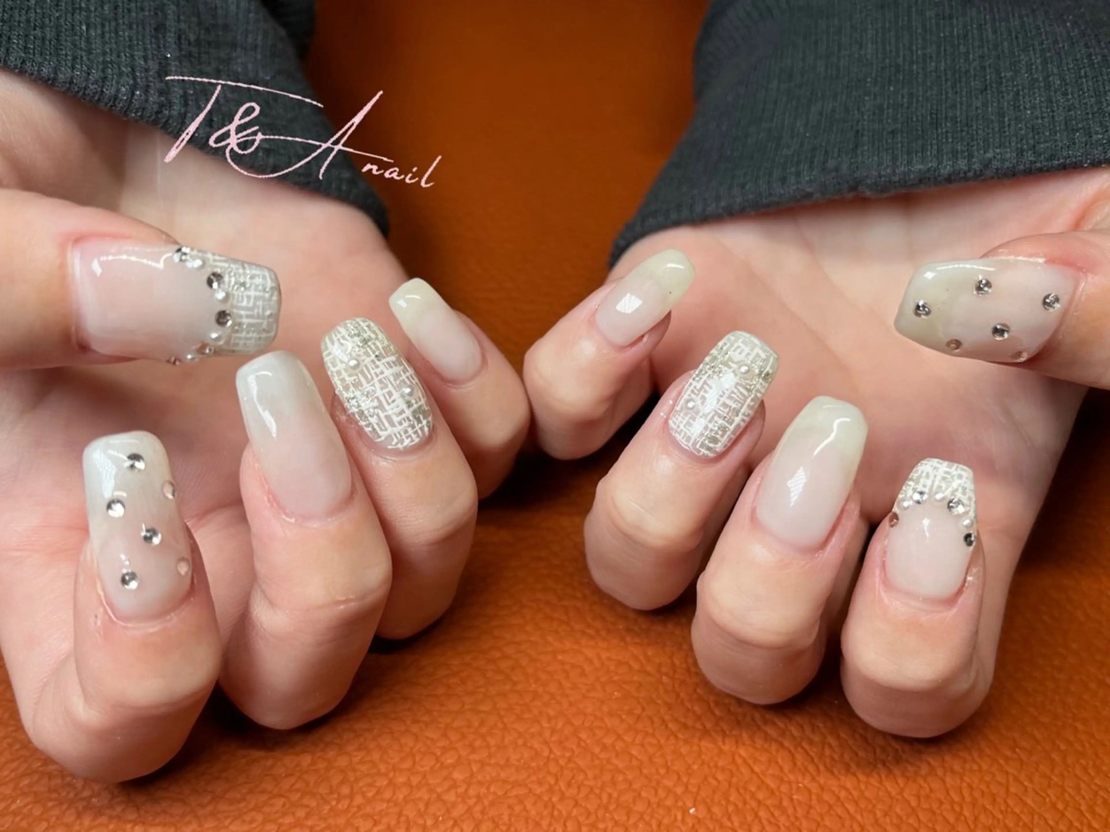 ネイル 長さ出し ジェルネイル スカルプネイル ツイードネイル ホワイト ハンドネイル T&A nailのネイルデザイン