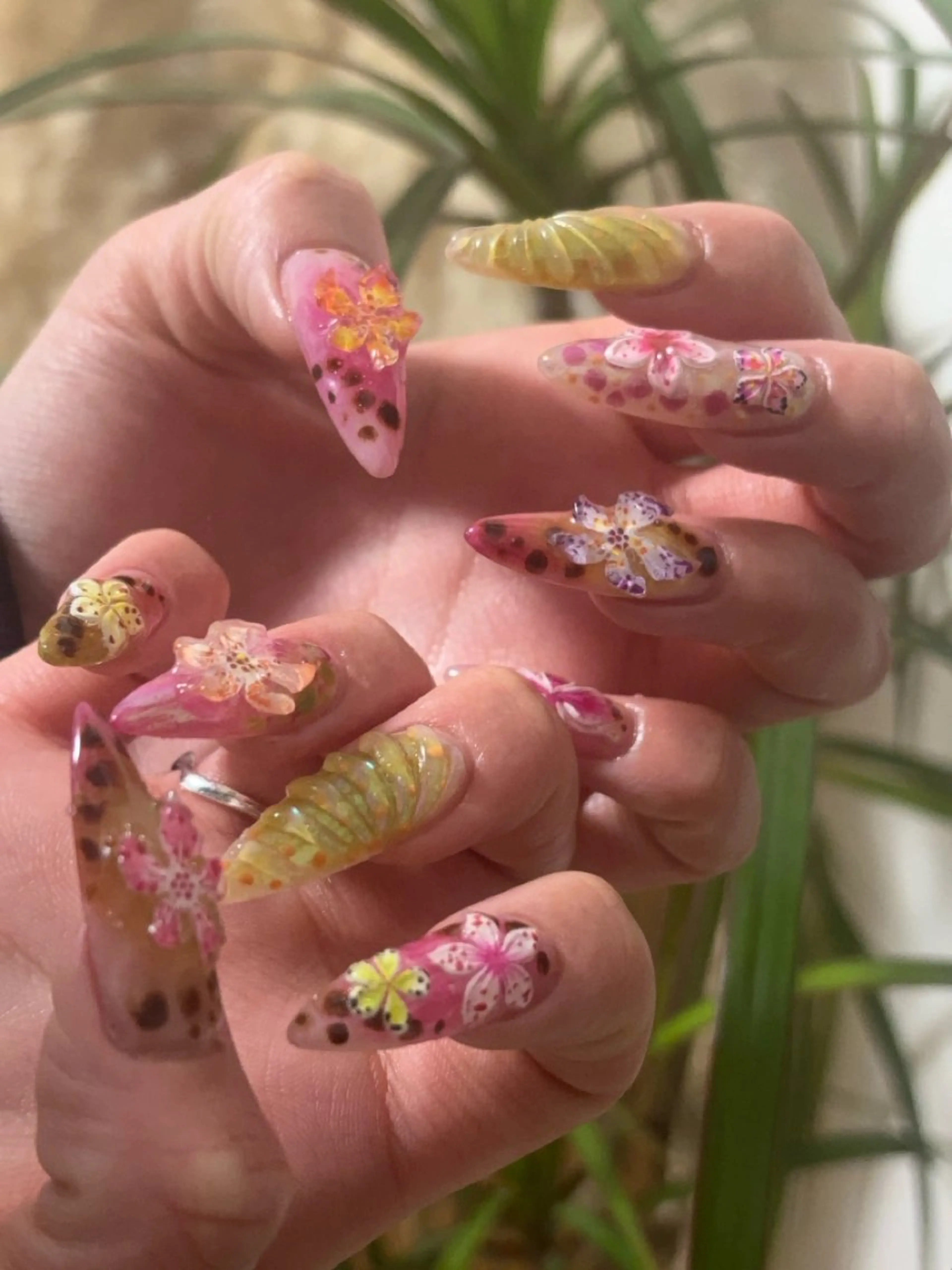 ネイル ハンドネイル FlyingSeep 🐑kaho💟🌈のネイルデザイン