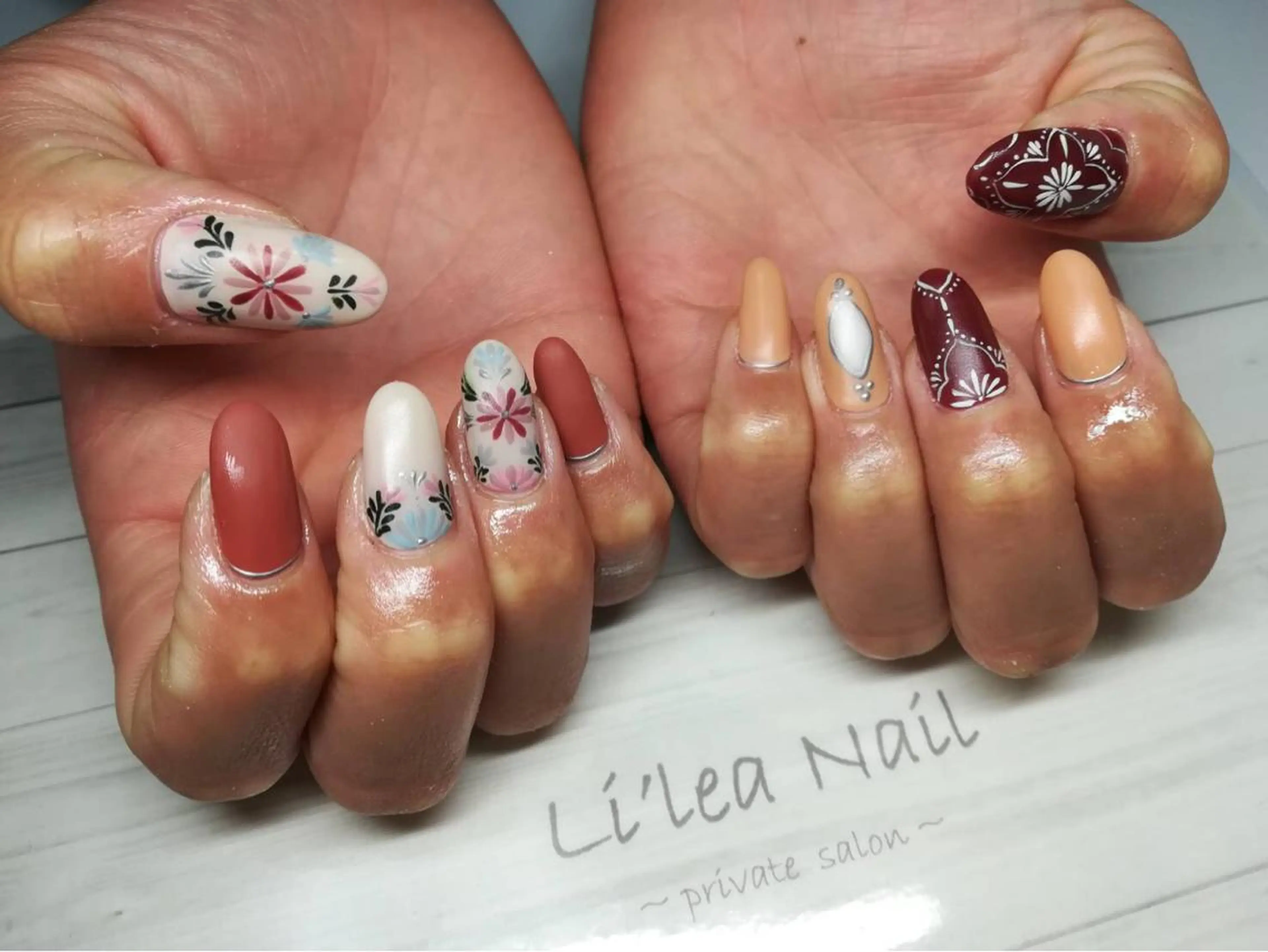 ネイル Li'leaNail AINAのネイルデザイン