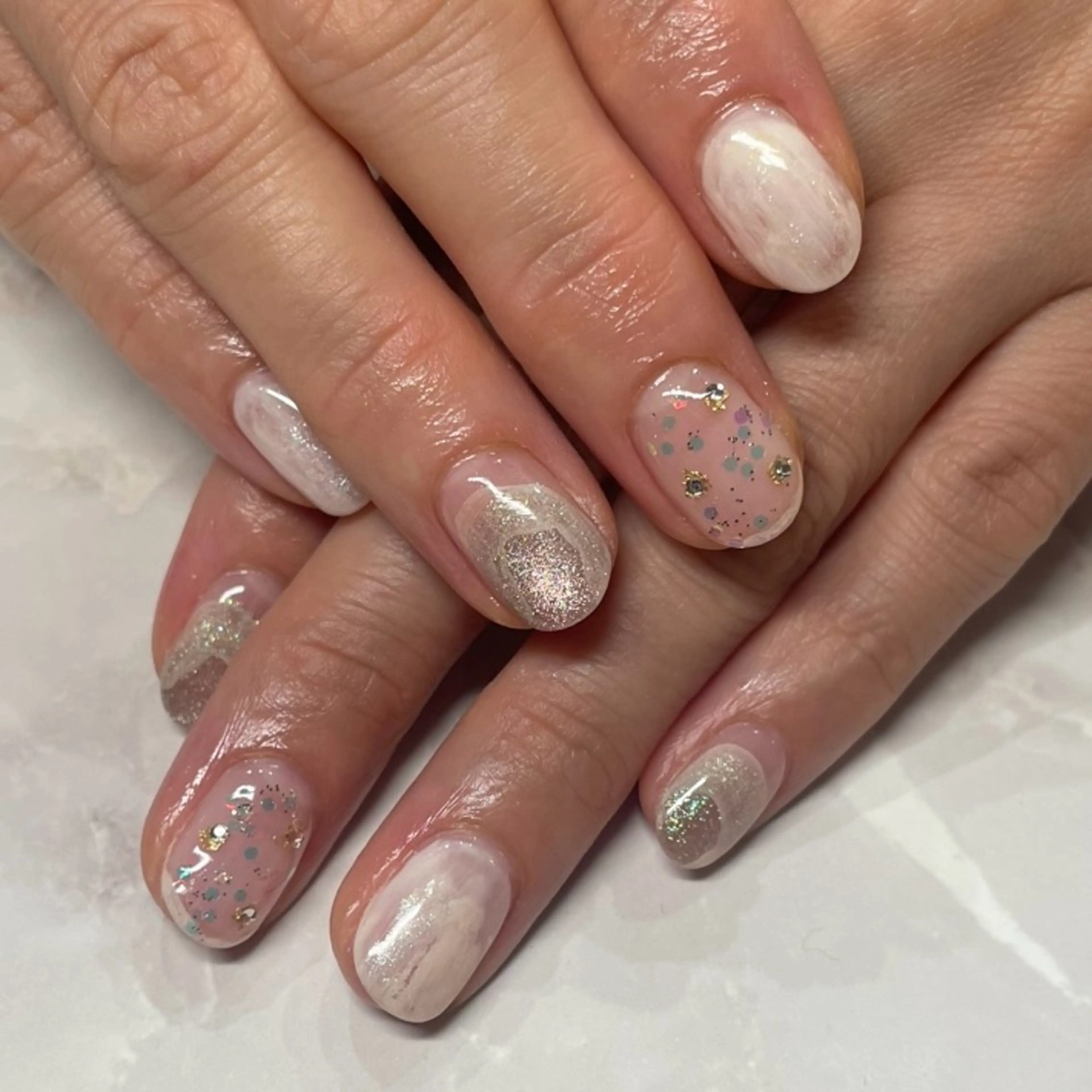 ネイル キラキラネイル ハンドネイル 🦋hana / nail / AOのネイルデザイン