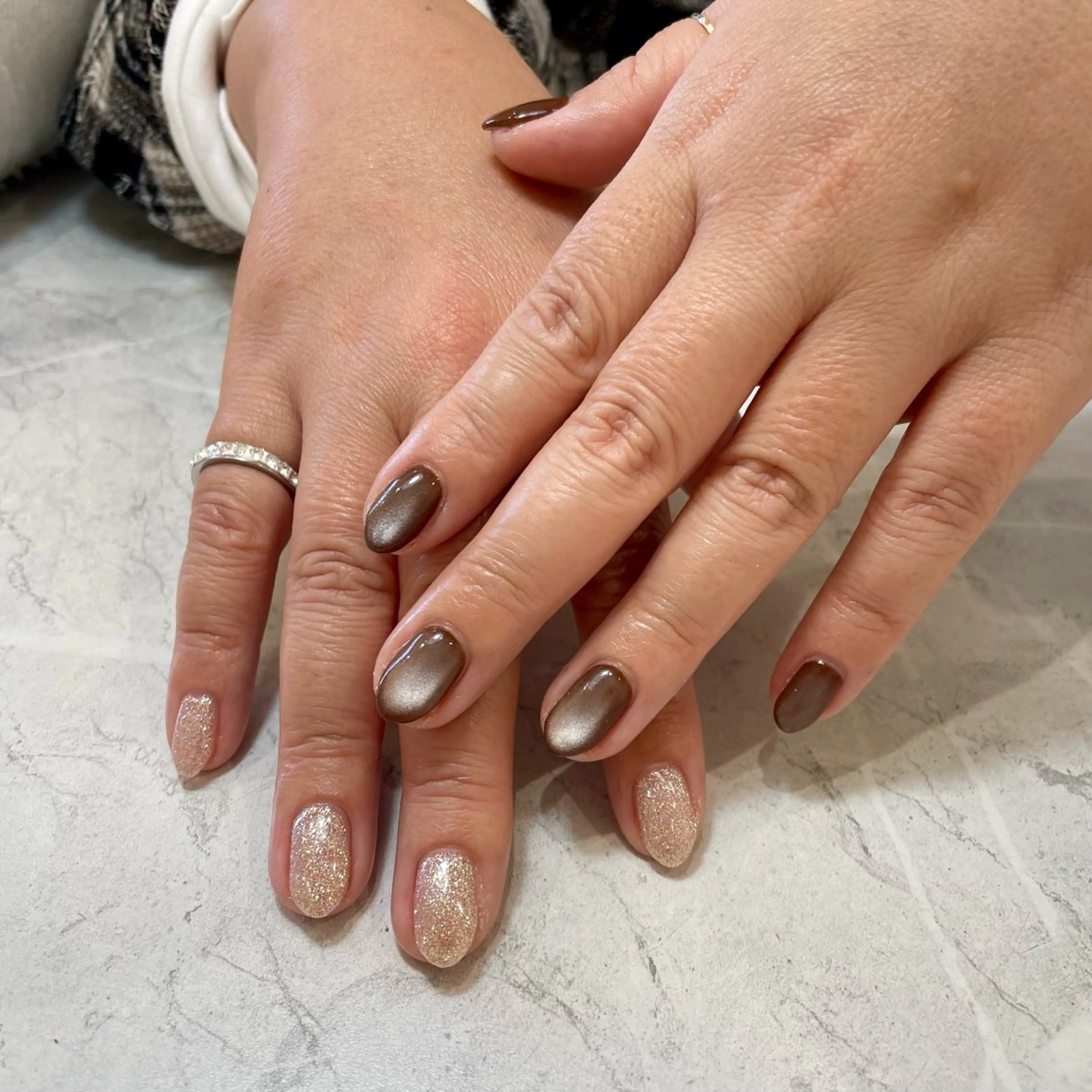 ネイル ラメ(グリッター) WHITE NAIL 鳳店NARUMIのネイルデザイン