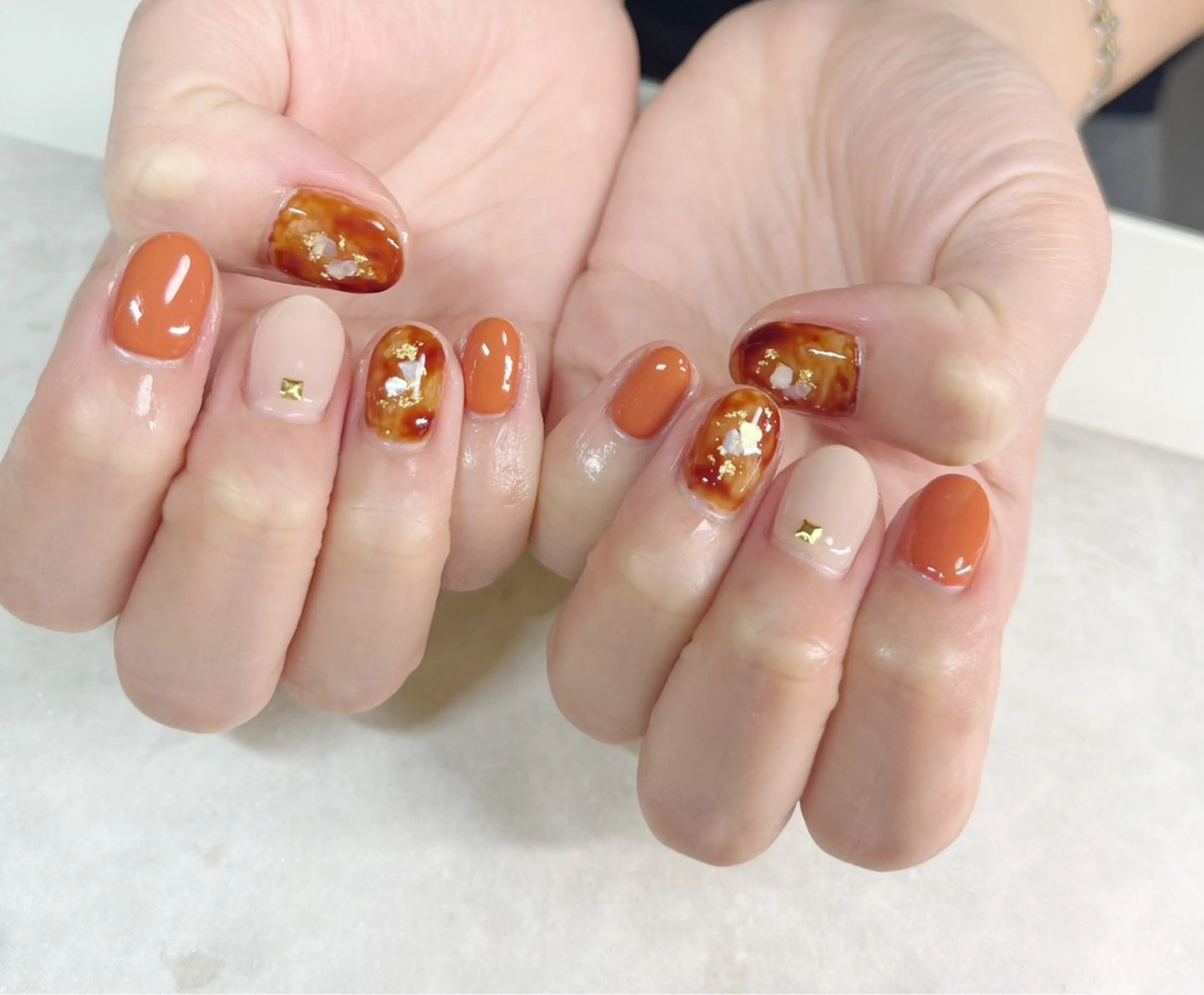 ネイル アニマル柄 アートネイル べっ甲ネイル グリーン オフィスネイル Lily Roseスタッフ一同のマツエク・マツパデザイン