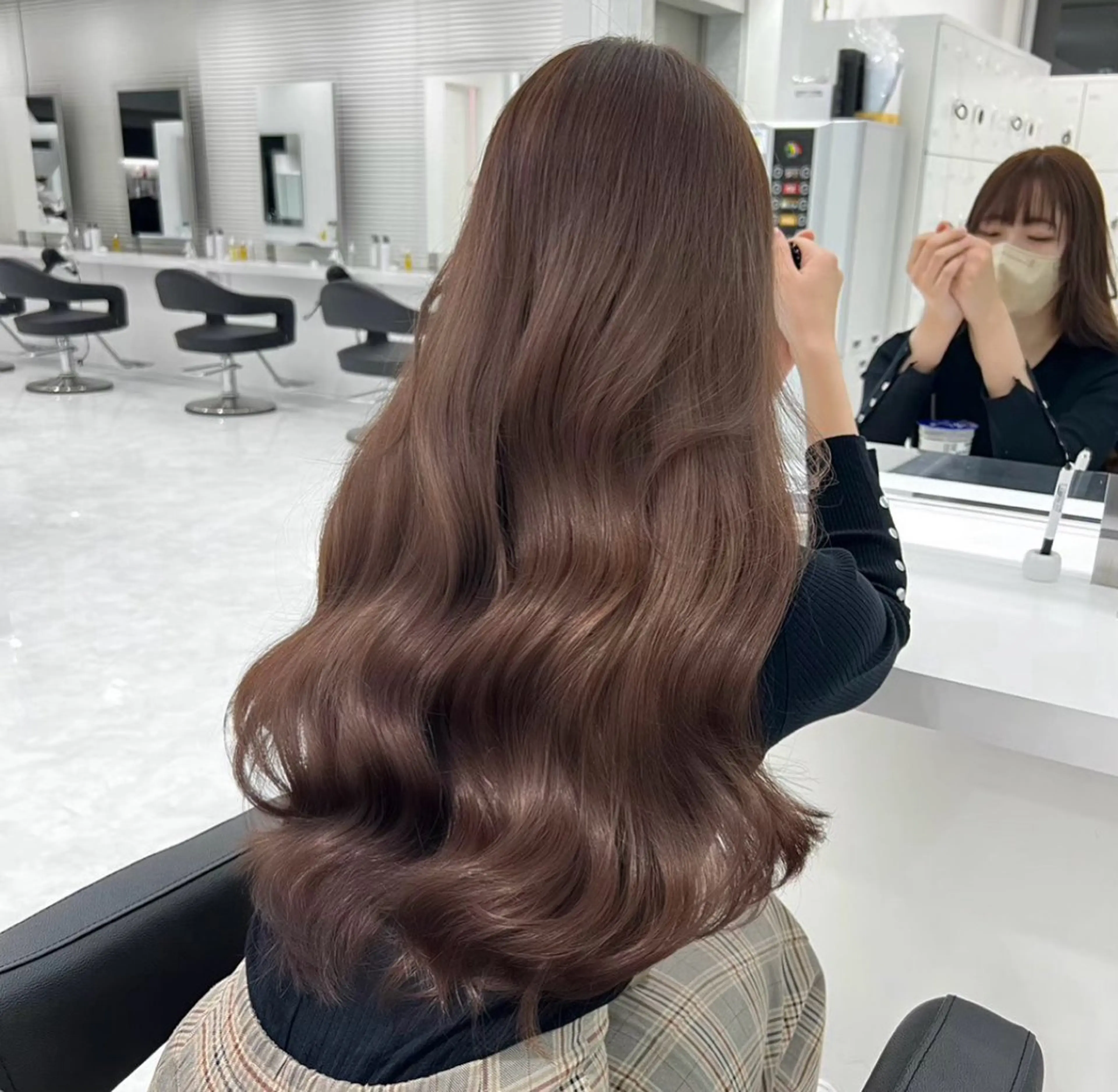 セミロング カラー ヘアアレンジ ベージュカラー ブラウンカラー 透明感カラー 🫧モテる💗ダメー ジレスハイトーン🫧のヘアスタイル