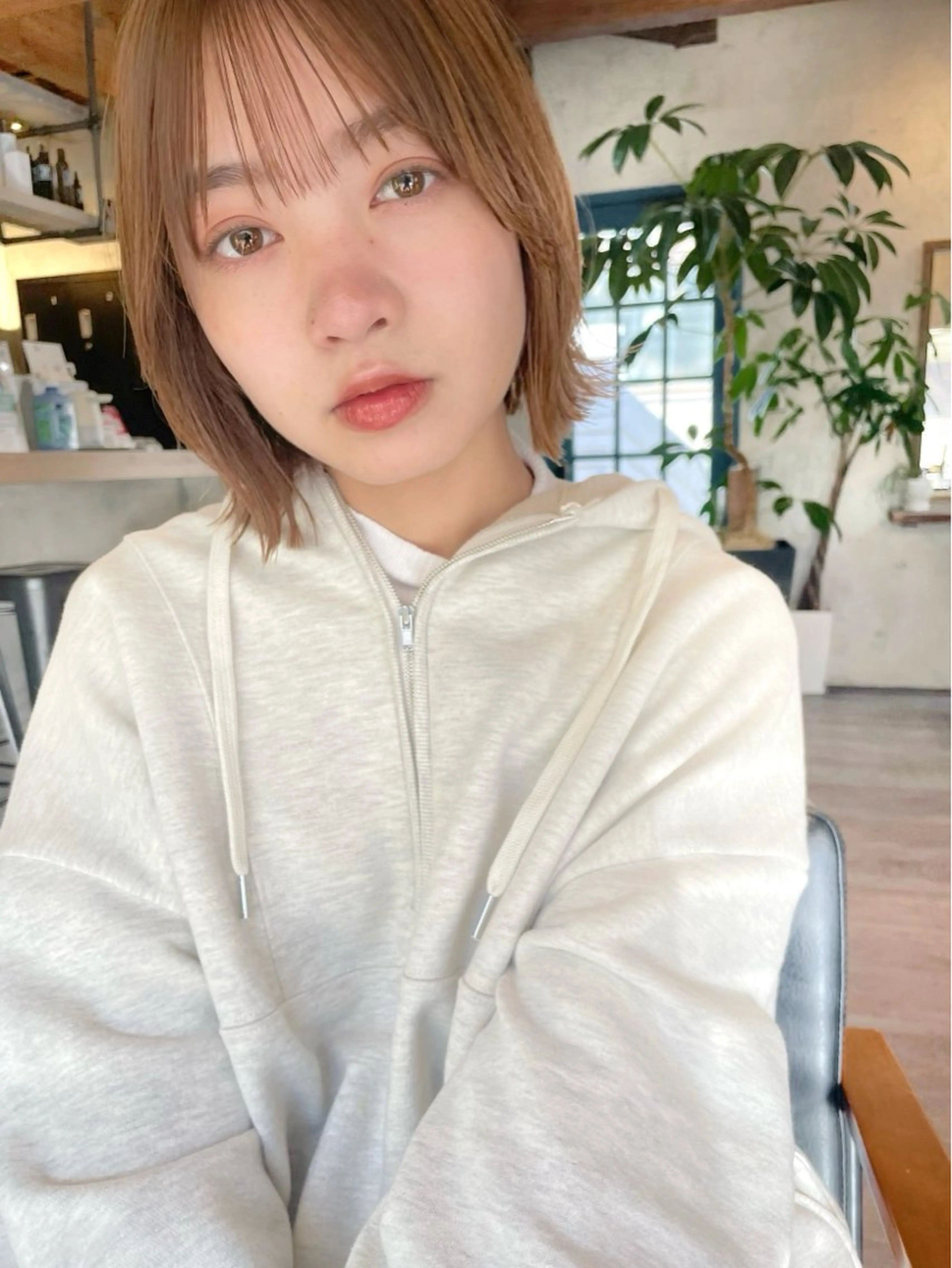 ショート カラー 切りっぱなしボブ ボブレイヤー ボブ くびれヘア 顔まわりレイヤー カット ヘアカラー 結べるレイヤーボブ くびれLady表参道のヘアスタイル