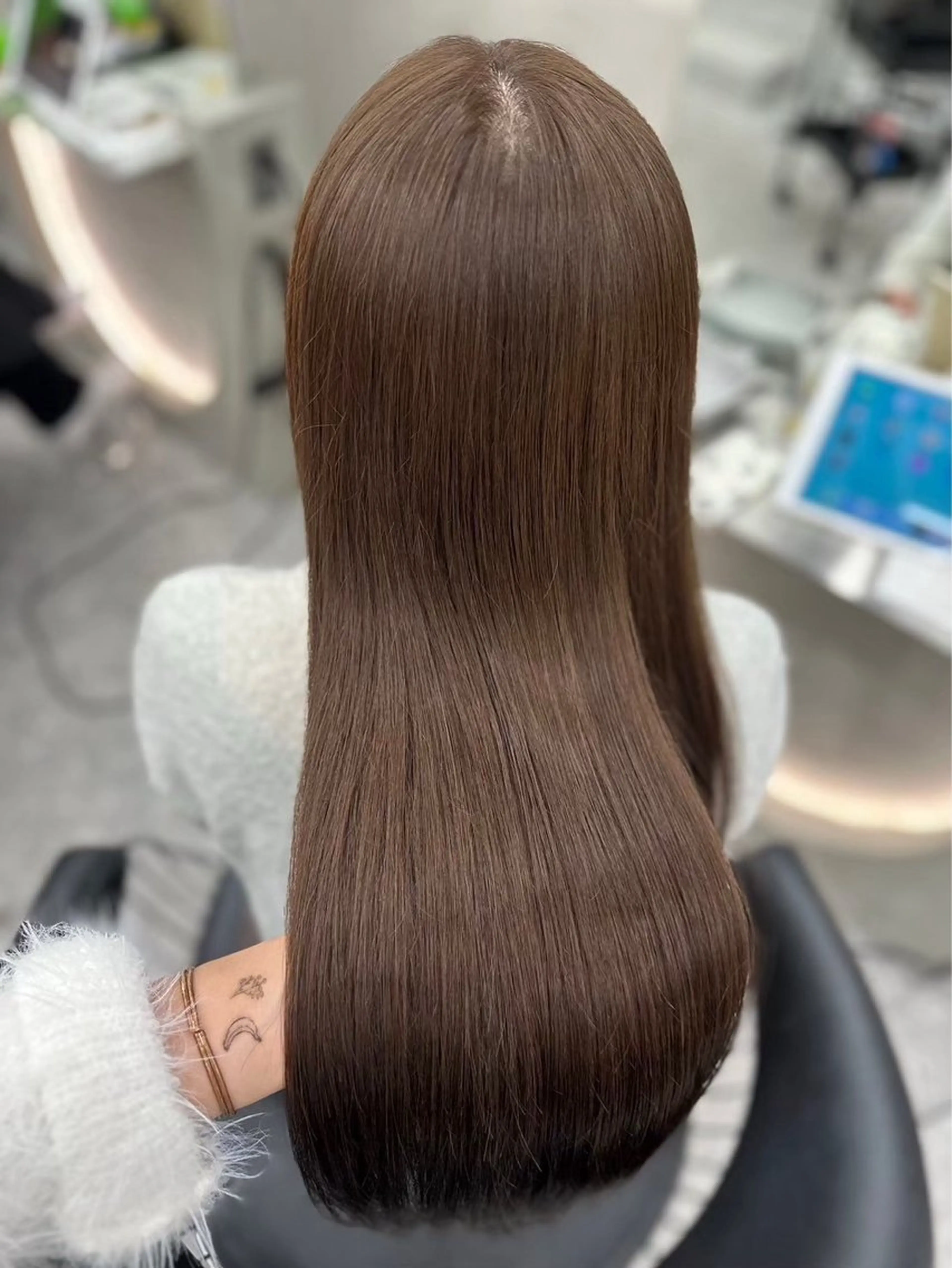 セミロング カラー ブリーチ ブリーチなしカラー 髪質改善 レイヤーカット 縮毛矯正 【博多髪質改善】 吉村　清志のヘアスタイル