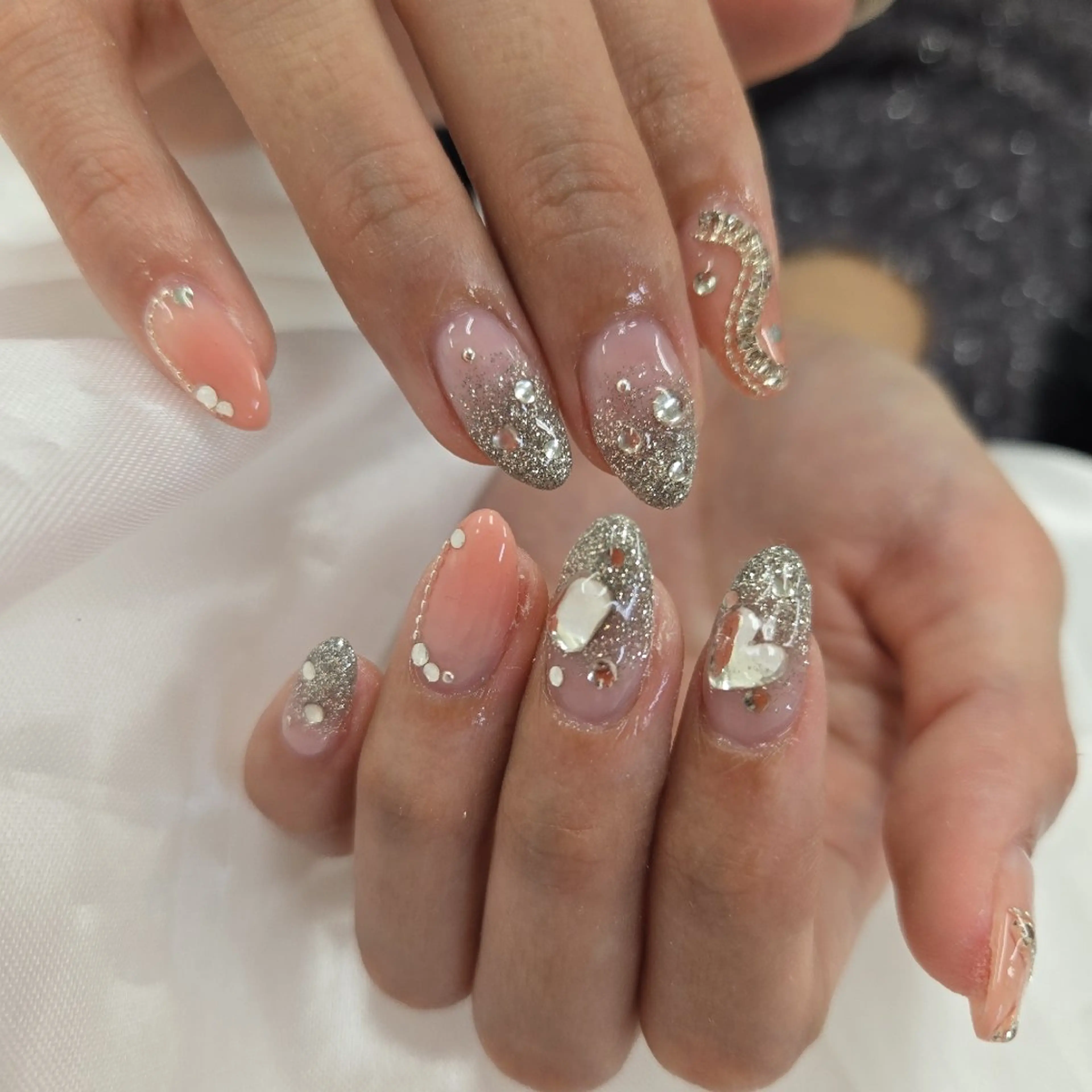 ネイル アートネイル オーロラネイル チークネイル ジェルネイル グラデーション ハンドネイル 河野ちえ (雑誌掲載サロン)のネイルデザイン