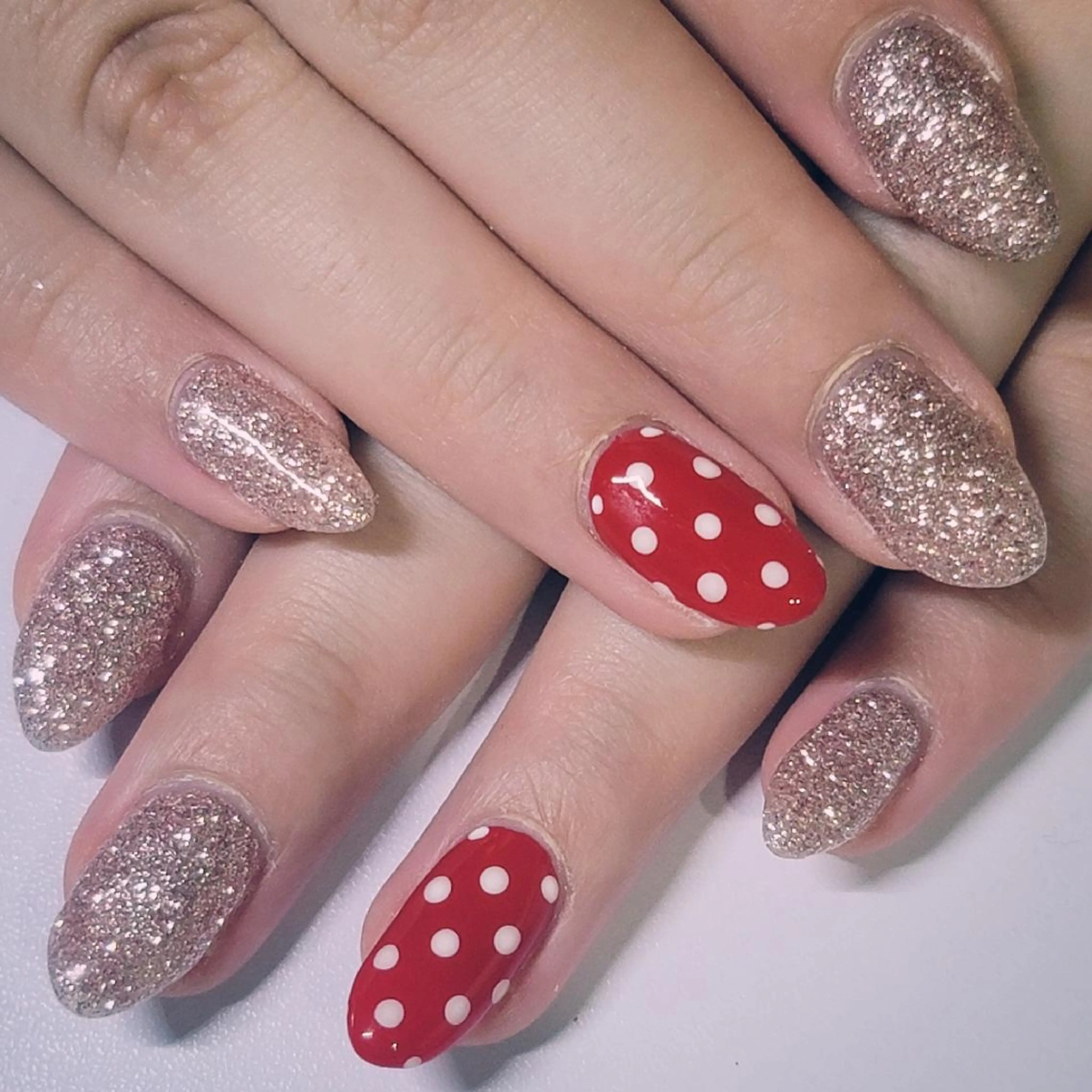 ネイル アートネイル ドット ワンカラーネイル ピンク 赤色 ハンドネイル よしだ ひろきのネイルデザイン