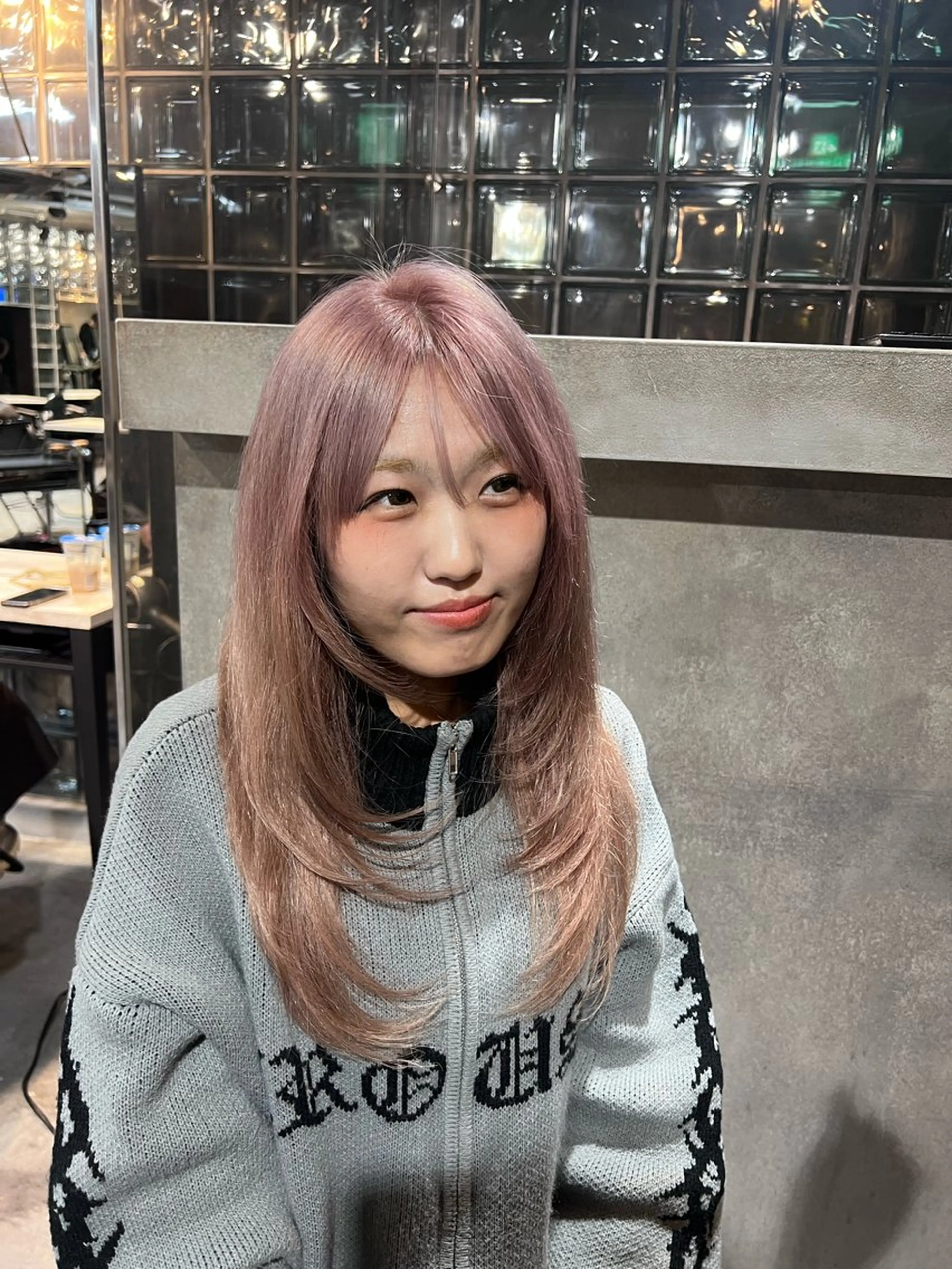 セミロング カラー ベージュカラー ピンクカラー ピンクベージュ レイヤーカット 🫐ハイトーンカラー /RIRIKA🌻のヘアスタイル