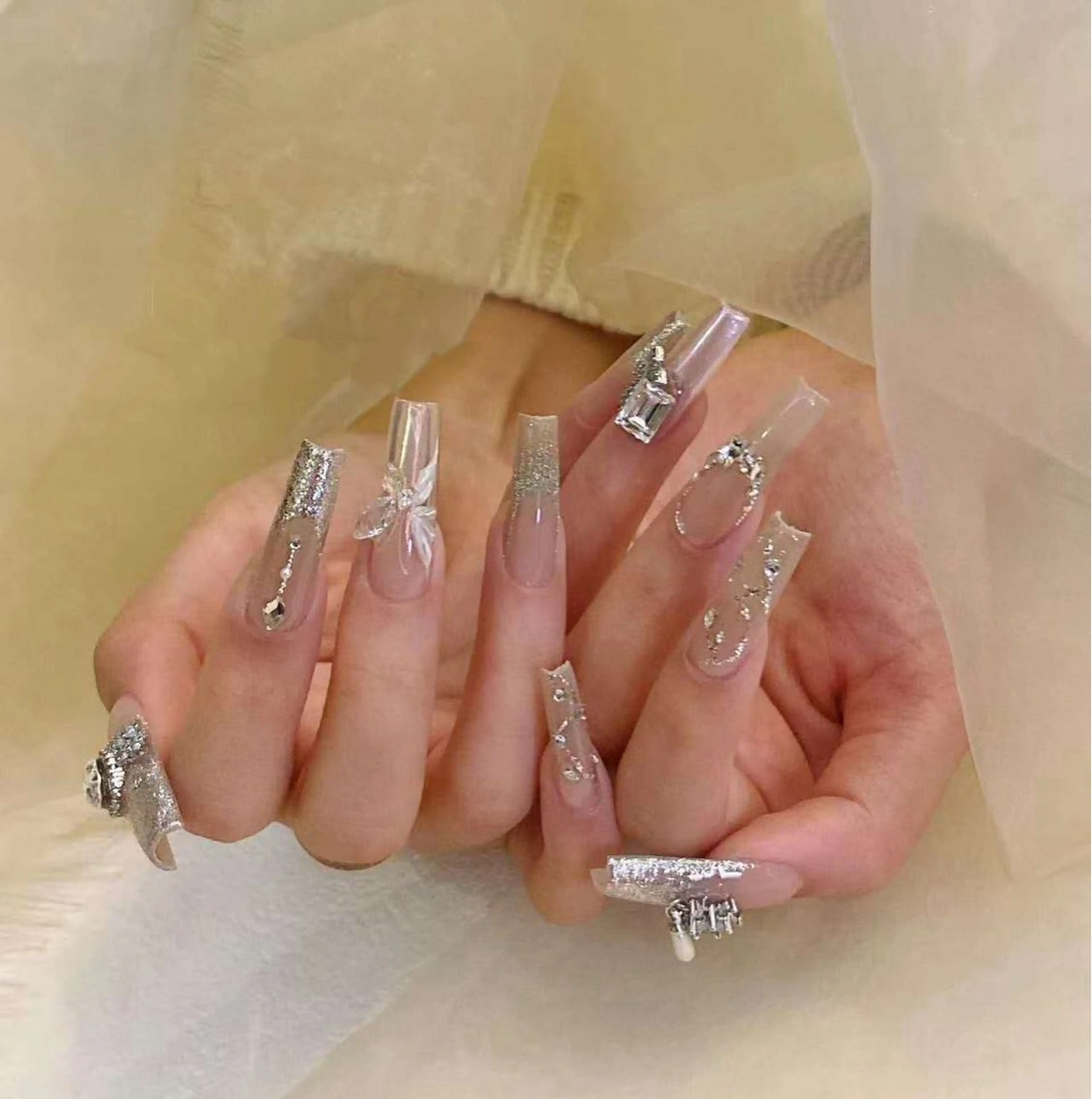 ネイル フラワーネイル フレンチネイル ジェルネイル ガラスフレンチ ハート ハンドネイル 相沢 さやかのネイルデザイン