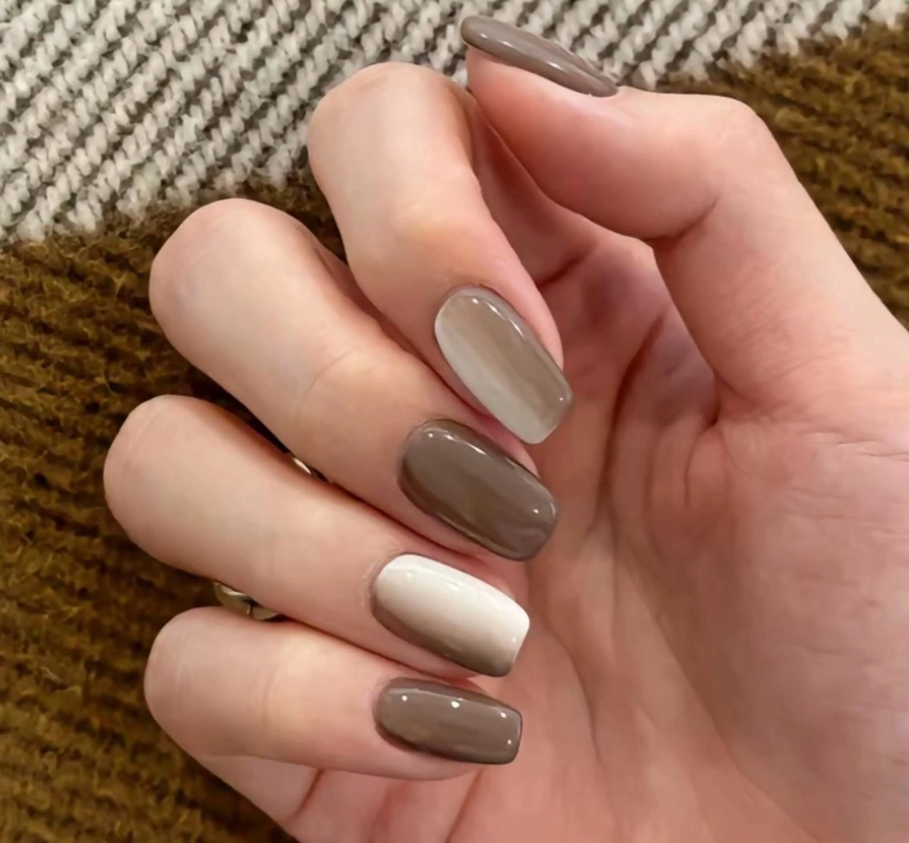 ネイル LEDアイラッシュ ∩_∩アオイのマツエク・マツパデザイン