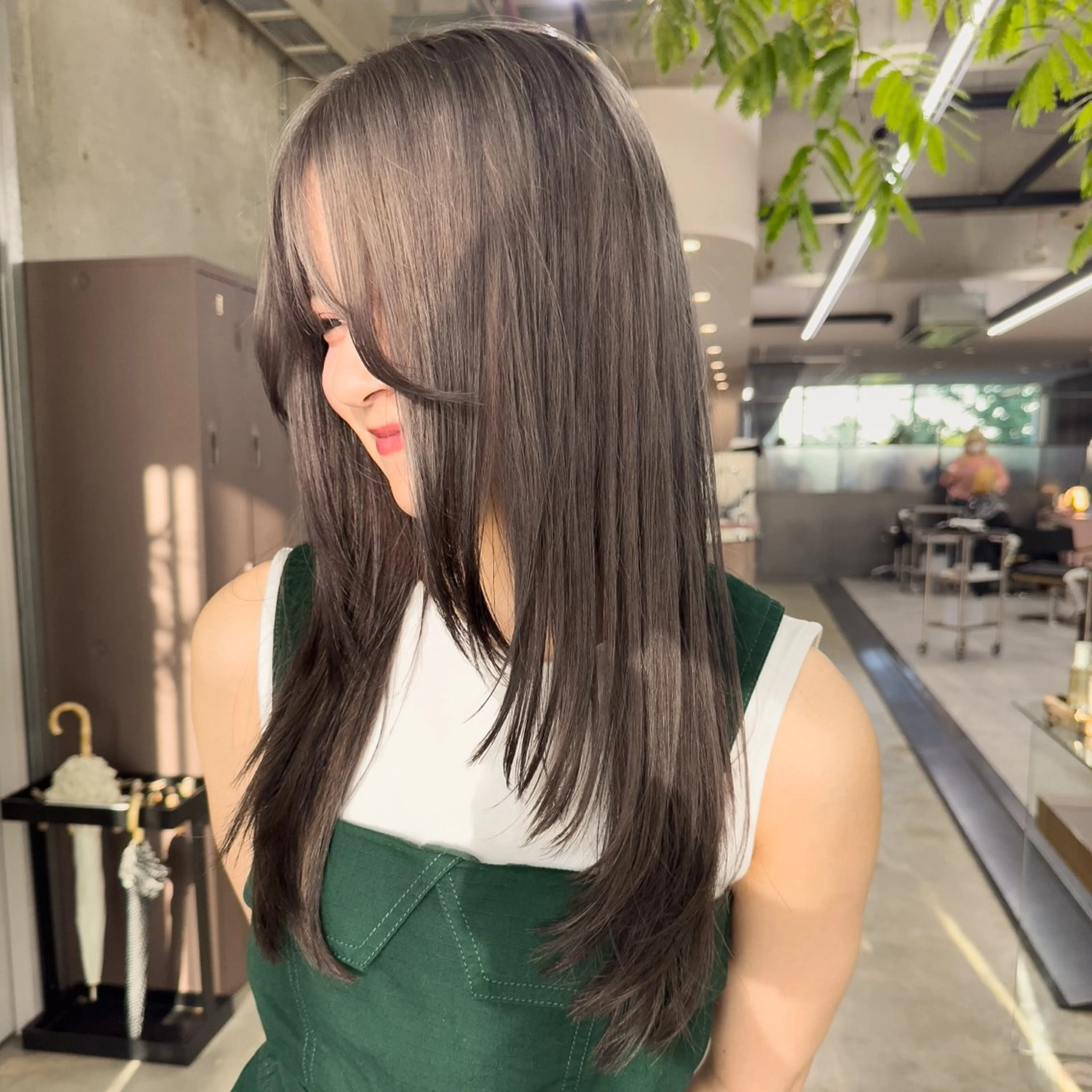 ロング カラー ブリーチ ダブルカラー ハイトーンカラー ボブ レイヤーカット カット ヘアカラー トリートメント 岡本康平/ボブ/ブリ ーチ/似合わせカットのヘアスタイル