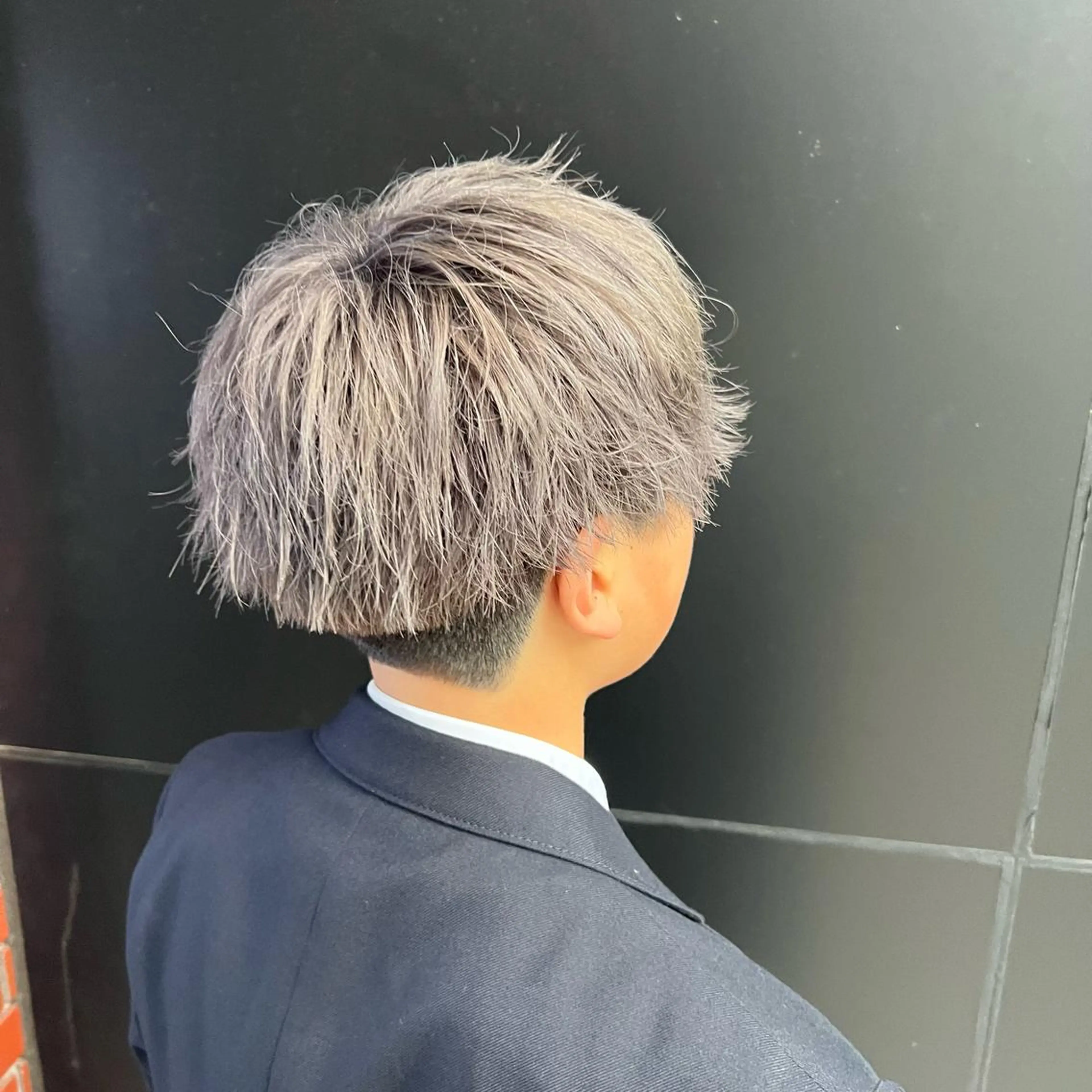 ショート カラー 豊崎 佑輔のヘアスタイル