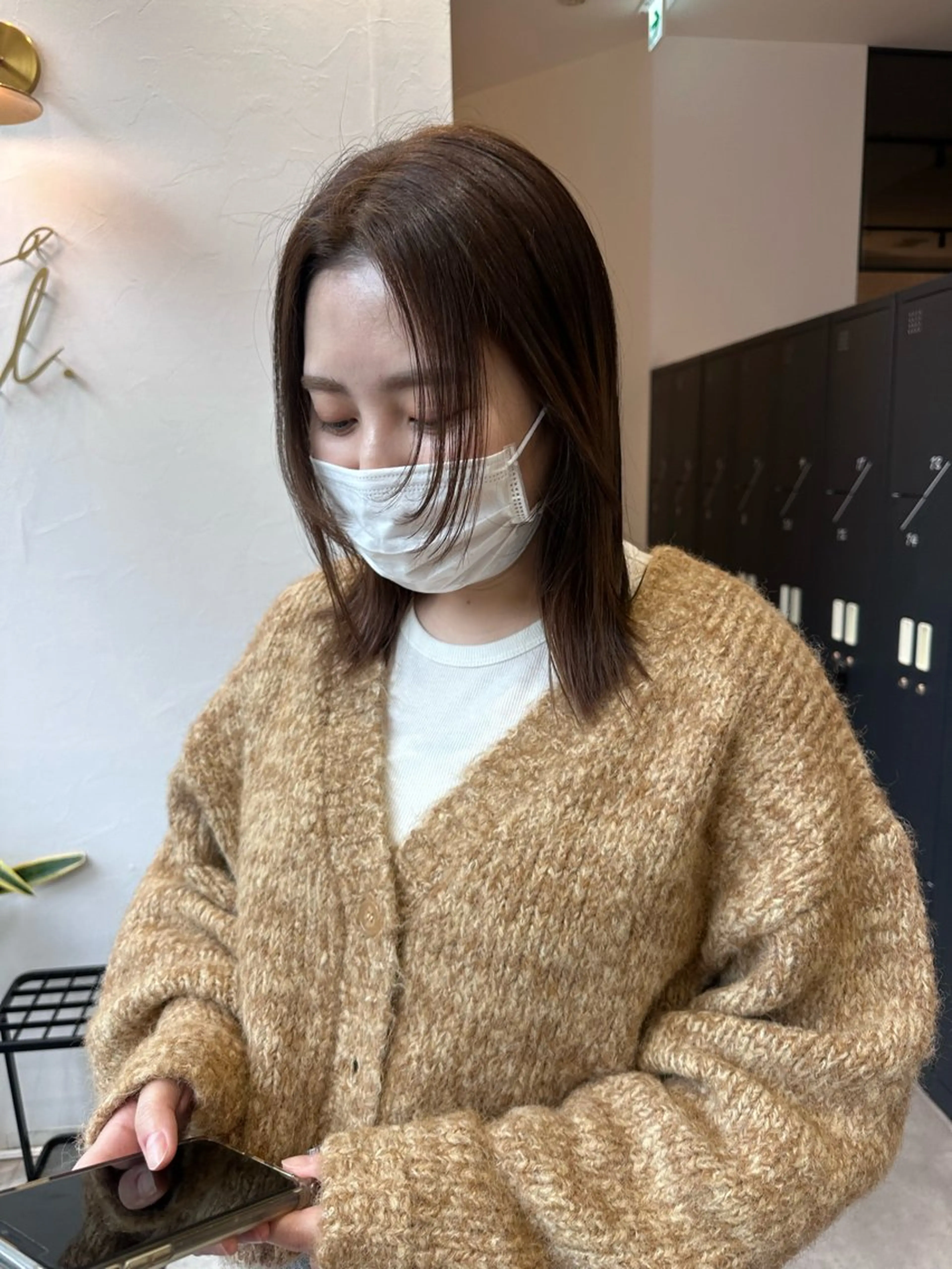 ミディアム 顔周りカット レイヤーカット VIEWユリナ メイク/ カットのヘアスタイル