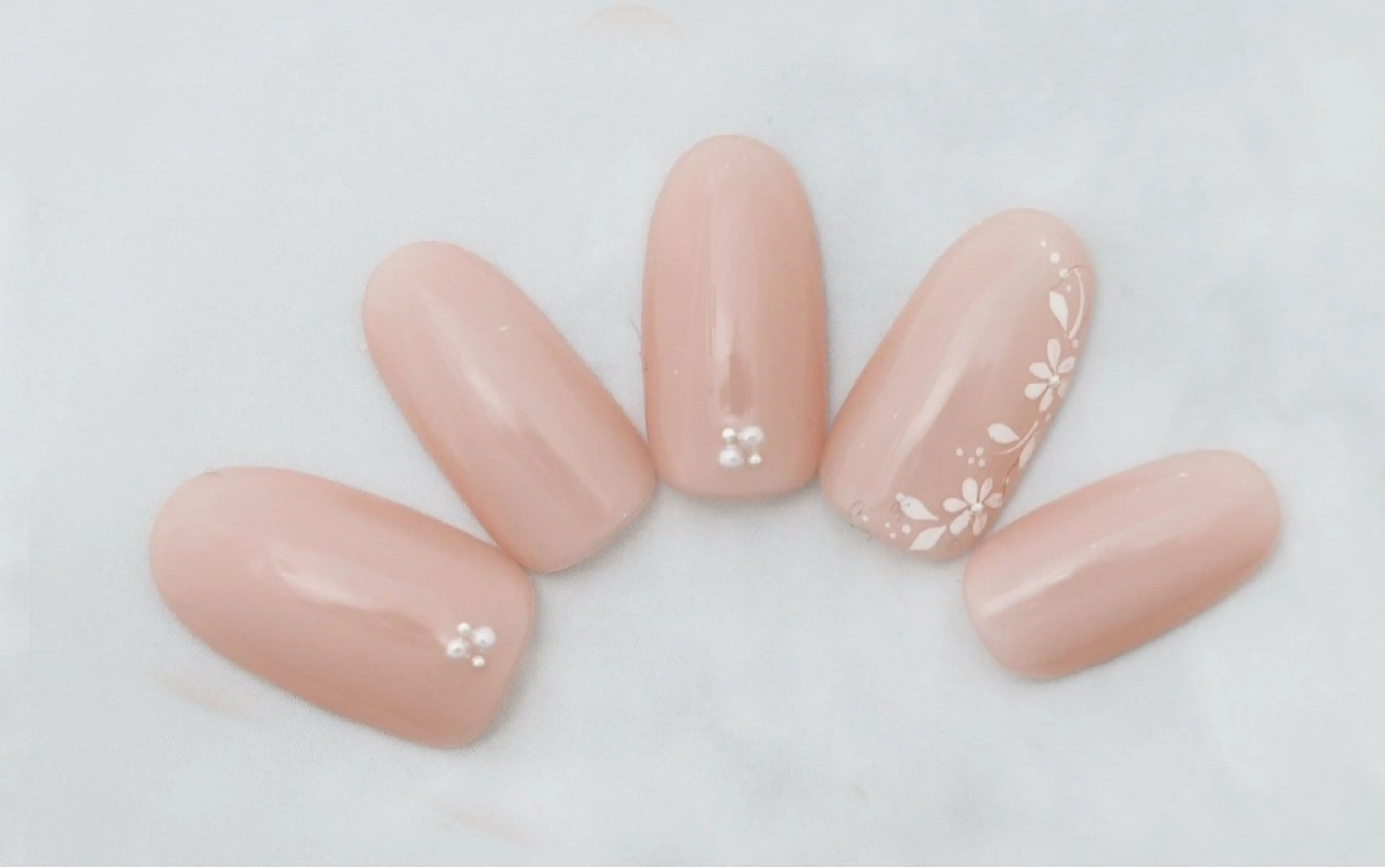 ネイル ネイル ルージュのネイルデザイン