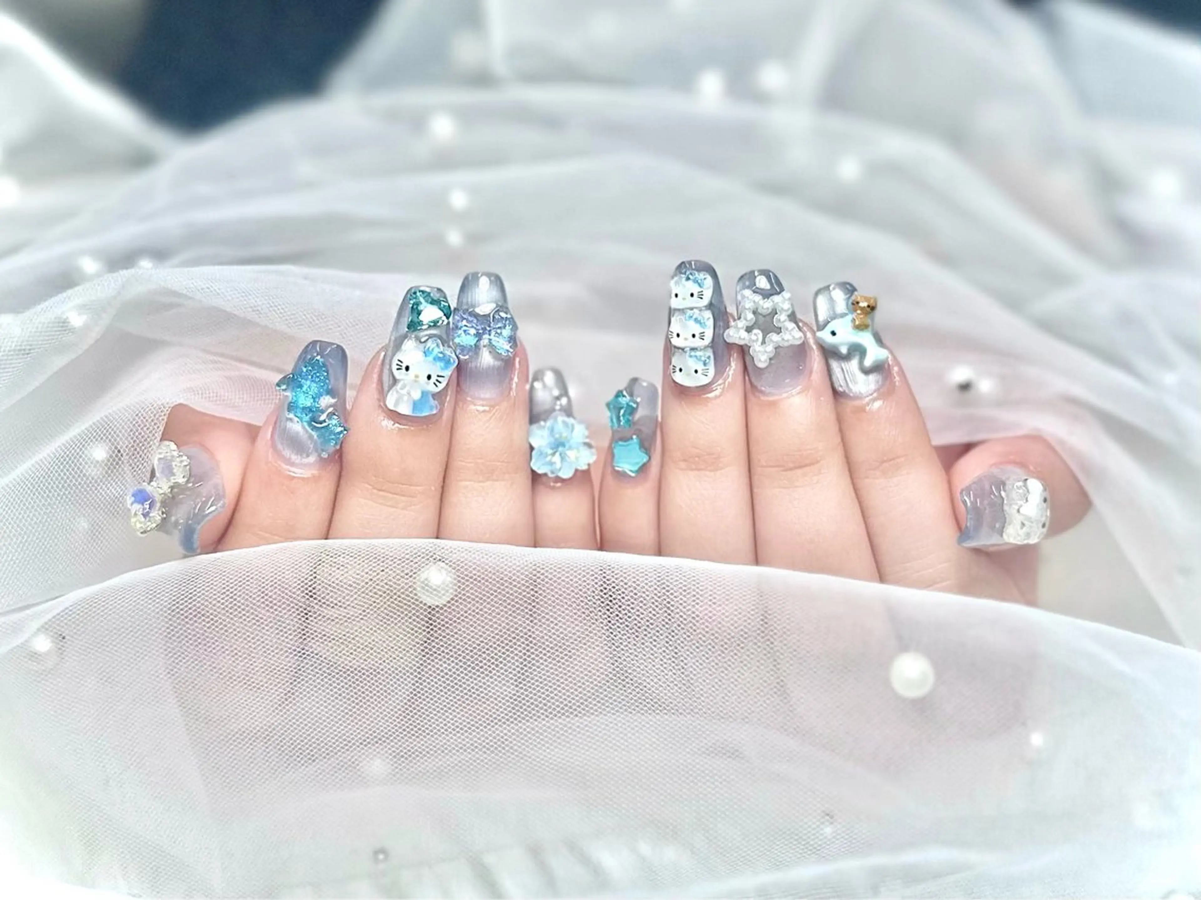 ネイル ハンドネイル 新宿AOI フォルム重視のネイルデザイン