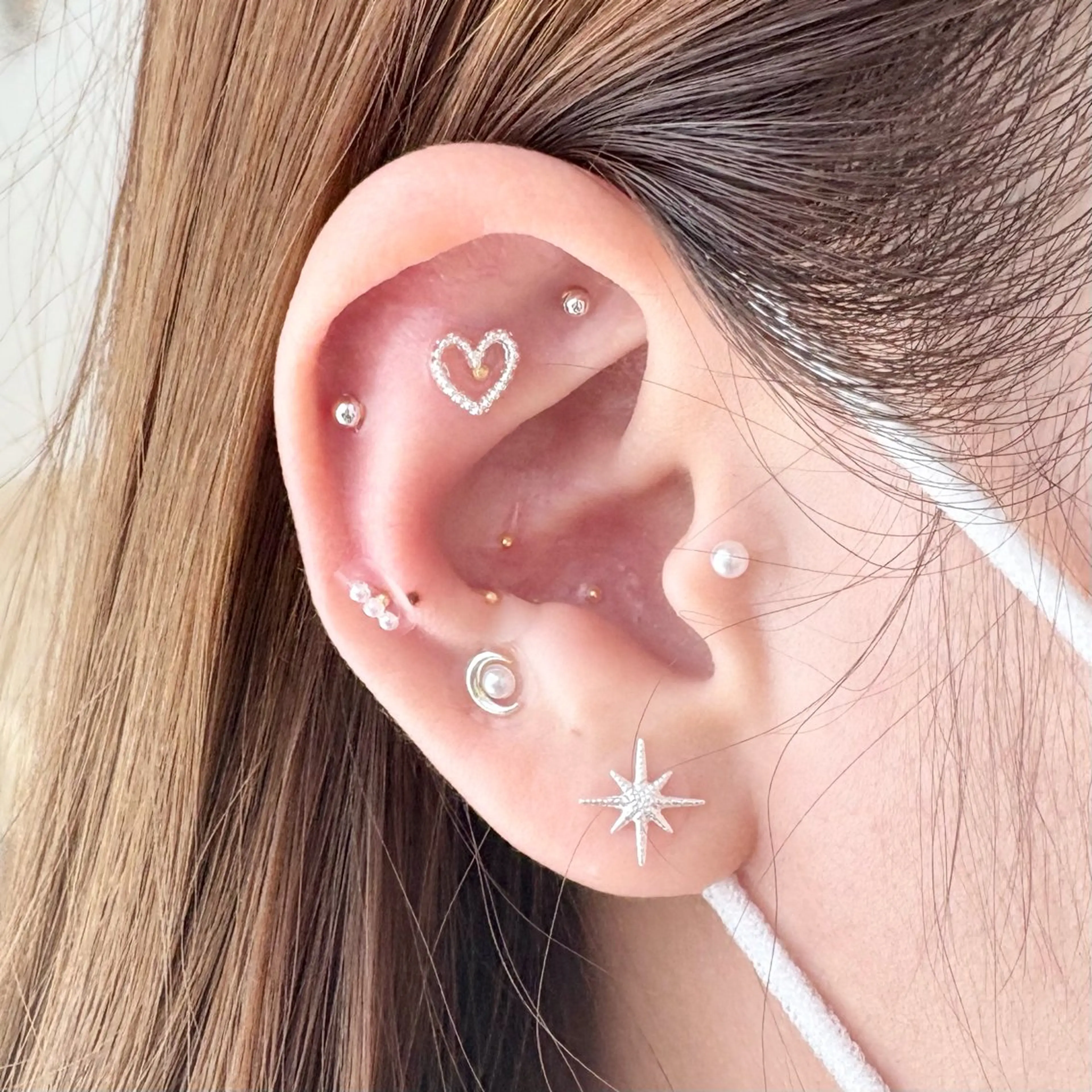 White/マツエク /まつパ/耳つぼのマツエク・マツパデザイン