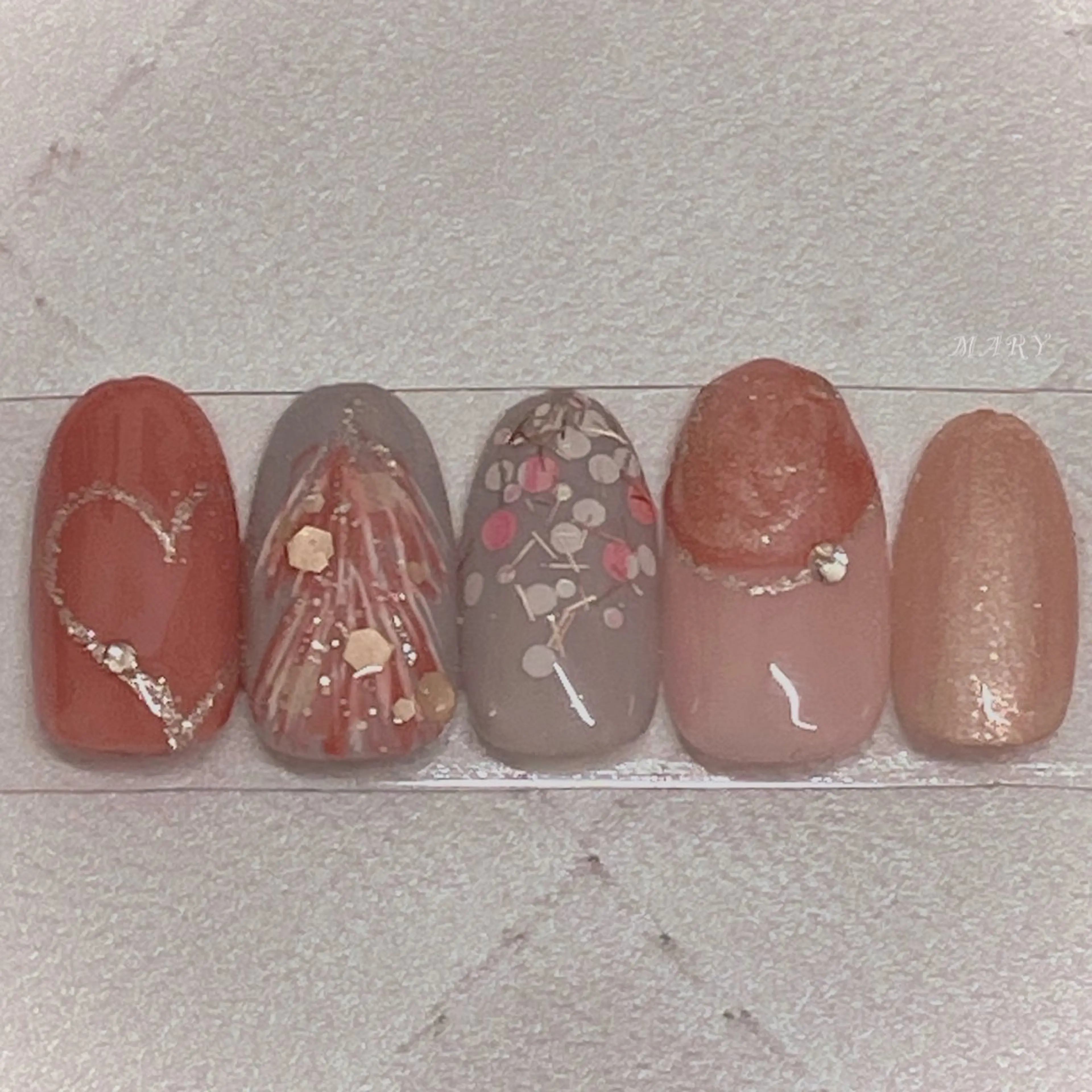 ネイル ハート ニュアンスネイル ピンク 冬ネイル クリスマス ハンドネイル Mary nail .narumiのネイルデザイン