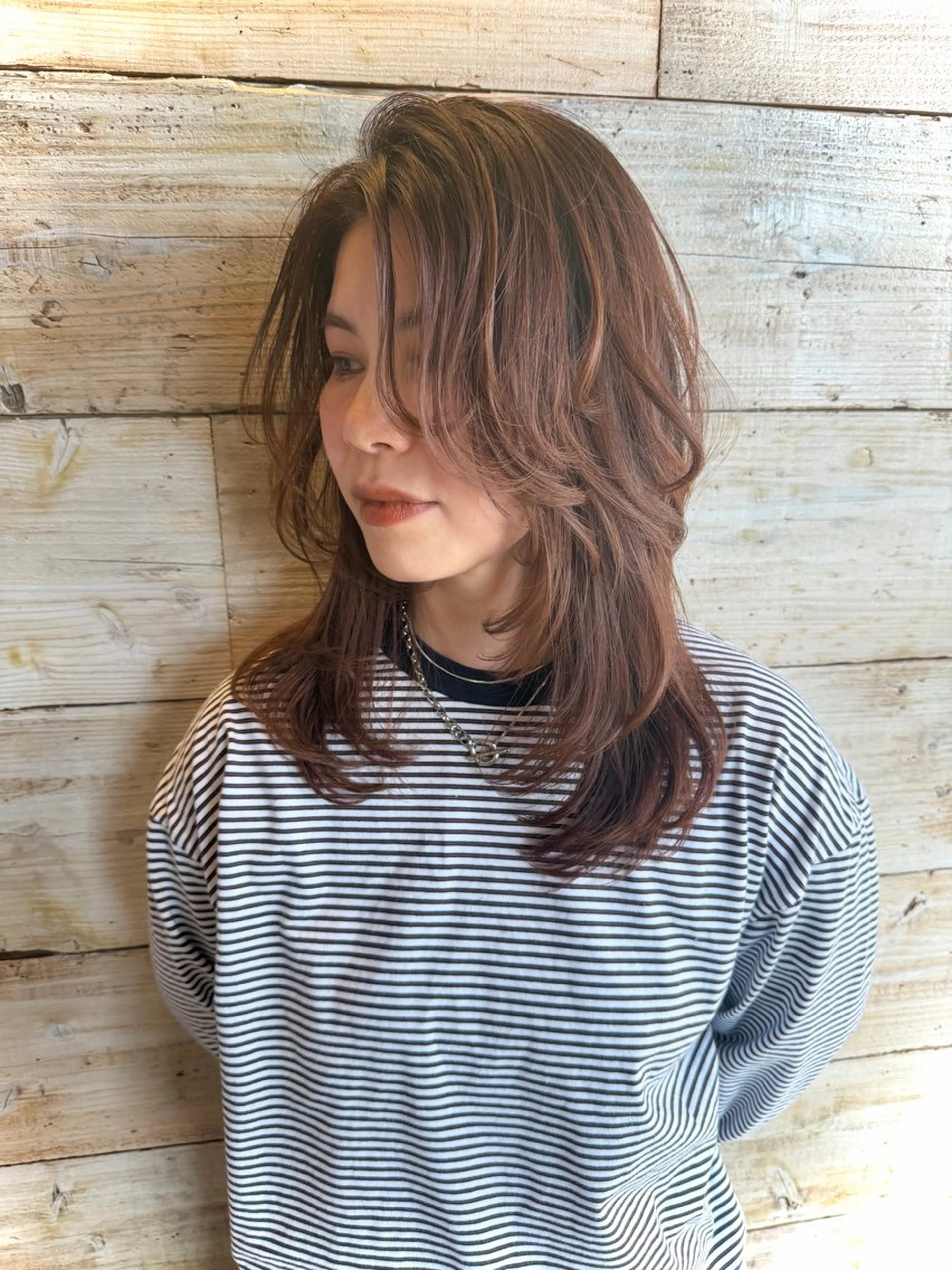 ミディアム ミディアムレイヤー レイヤーカット ウルフカット 友安 俊介のその他イメージ