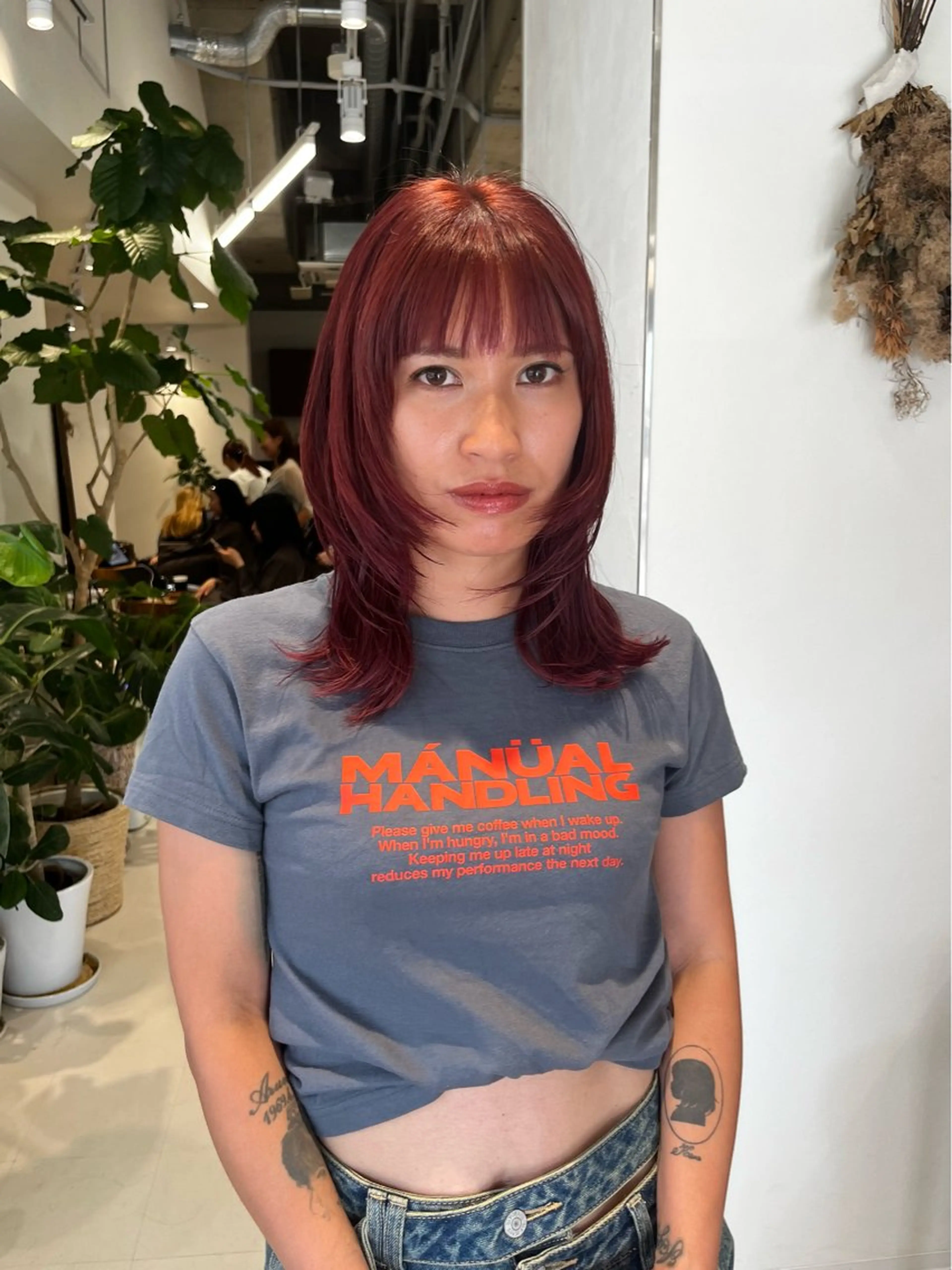 ミディアム カラー ボルドーカラー レイヤーカット カット ヘアカラー トリートメント レイヤーカット/ブラ ウンカラー/河野凜のヘアスタイル