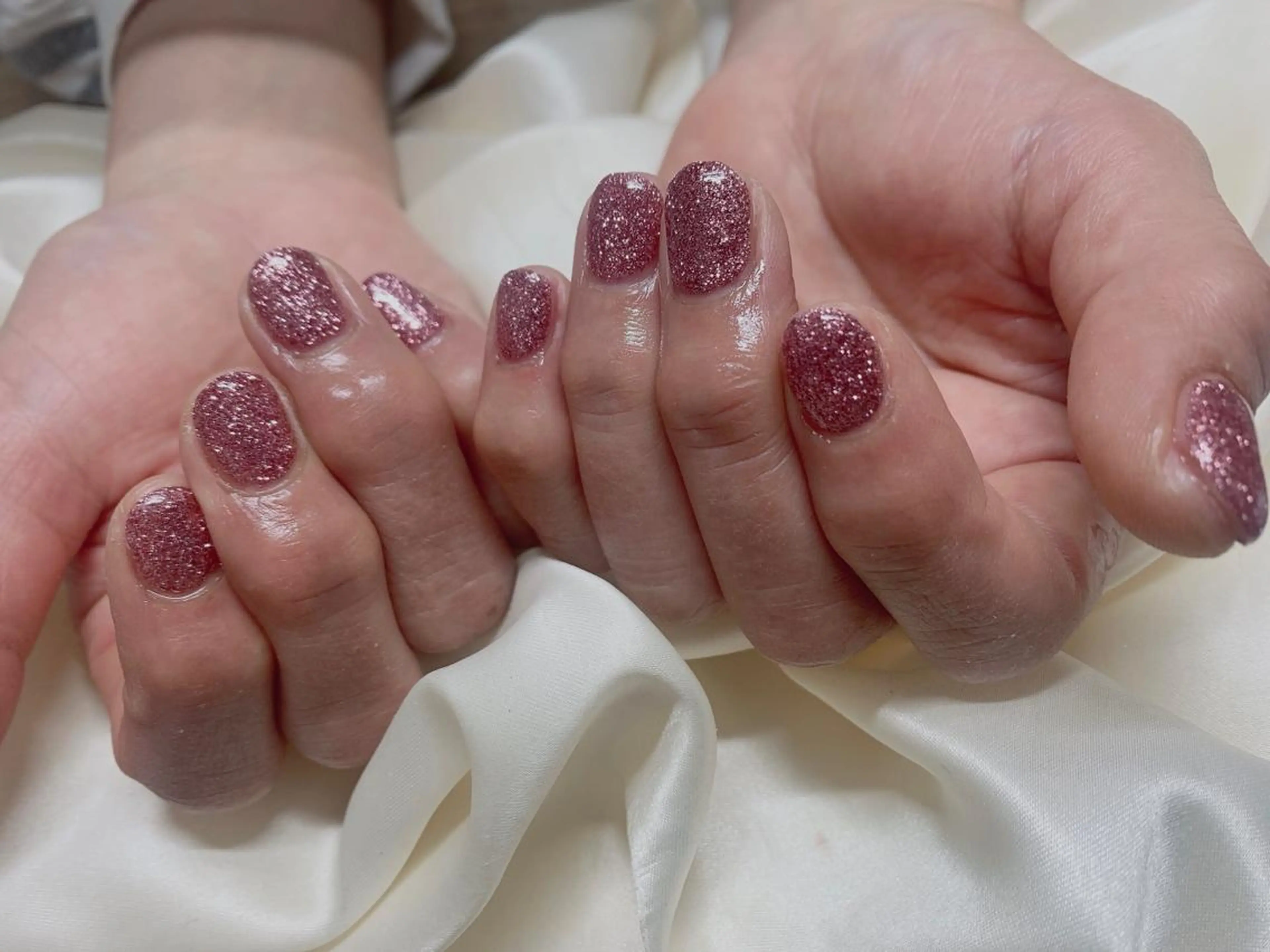 ネイル キラキラネイル ハンドネイル mogunail &blowのネイルデザイン