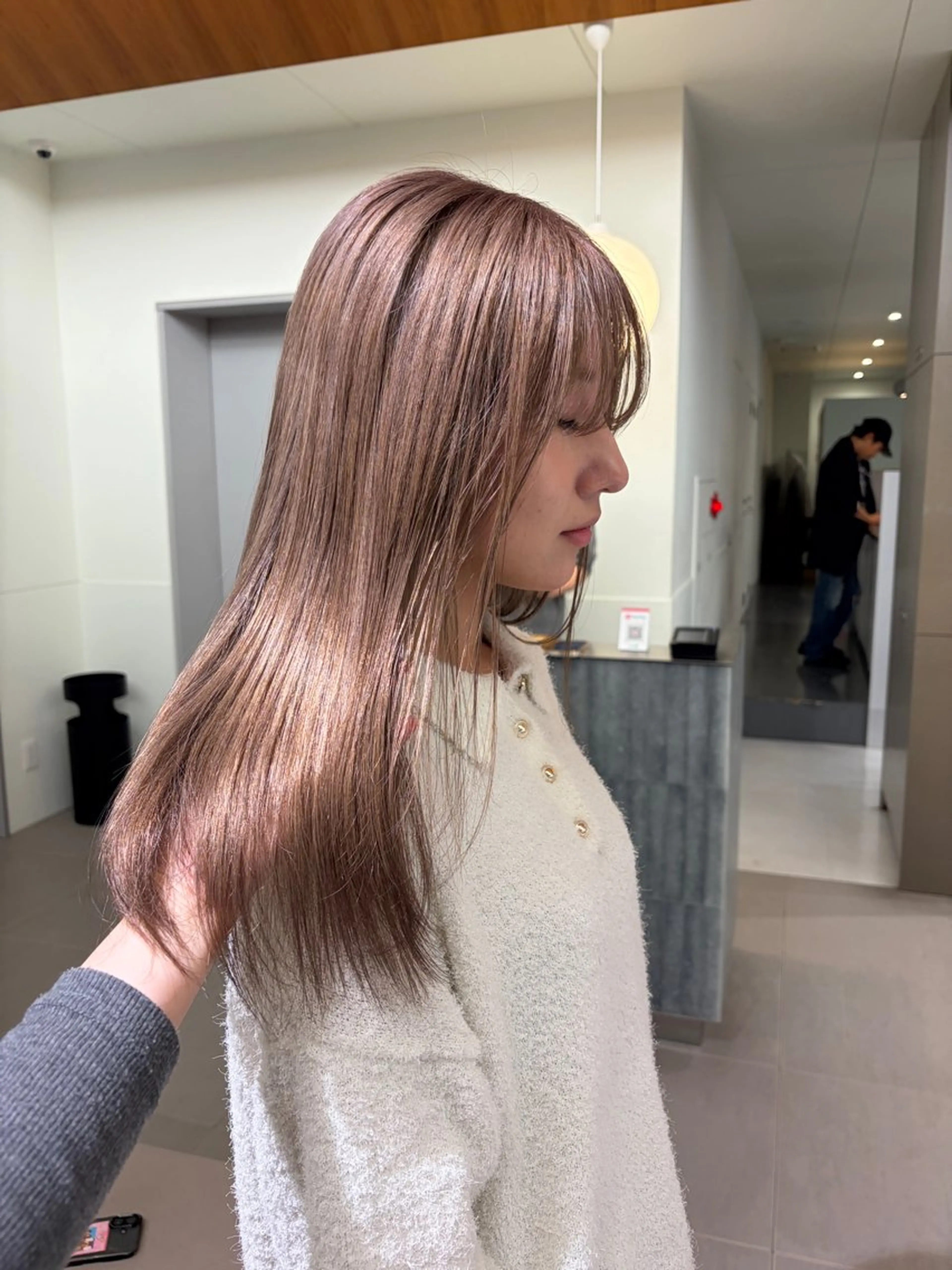 セミロング カラー ベージュカラー ブリーチ 透明感カラー ダブルカラー ミルクティーベージュ ヘアカラー トリートメント 高発色ブリーチ/ ハイレイヤー🪽aiのヘアスタイル