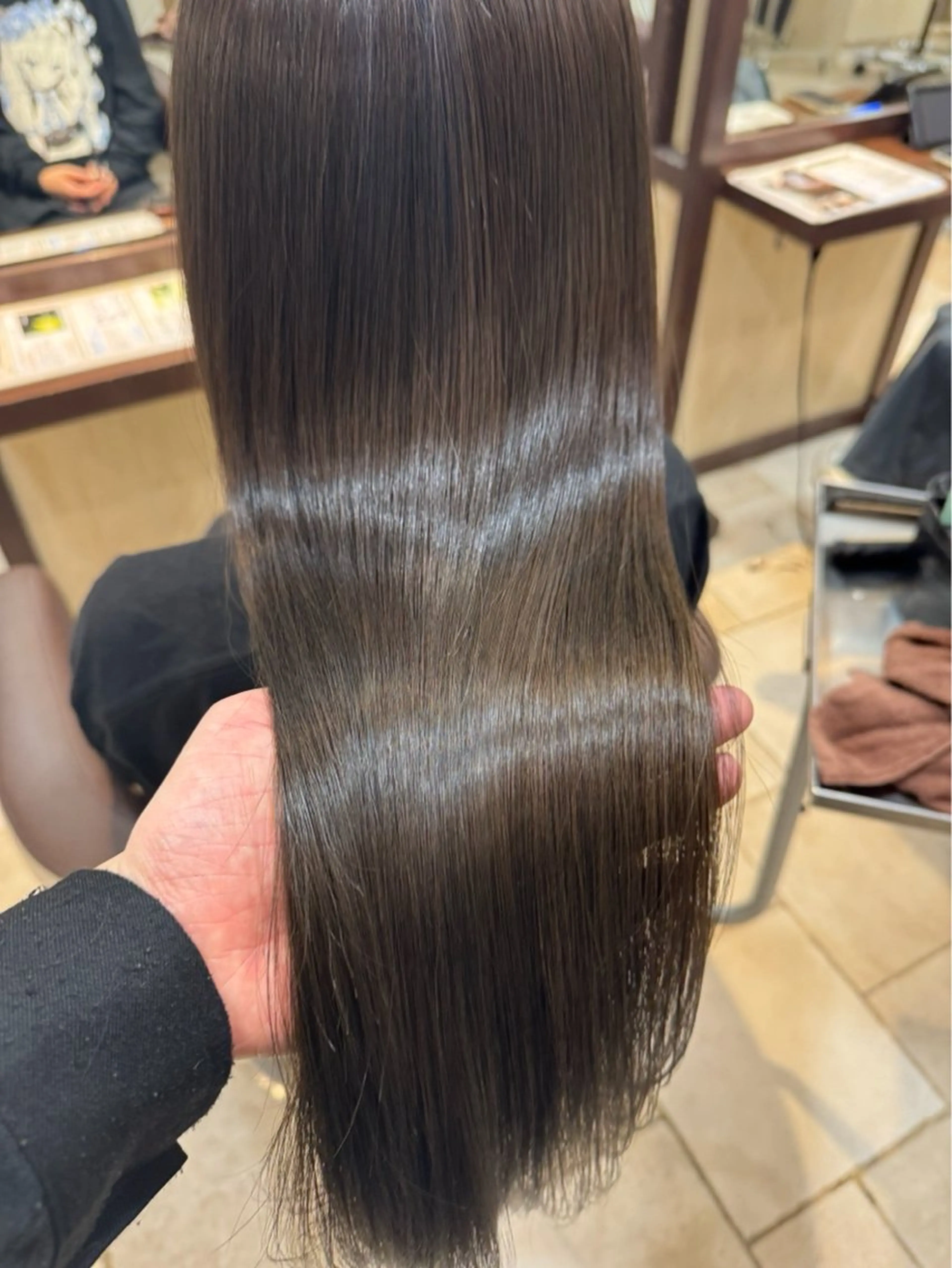 ロング 縮毛矯正 脇野 真琴のヘアスタイル