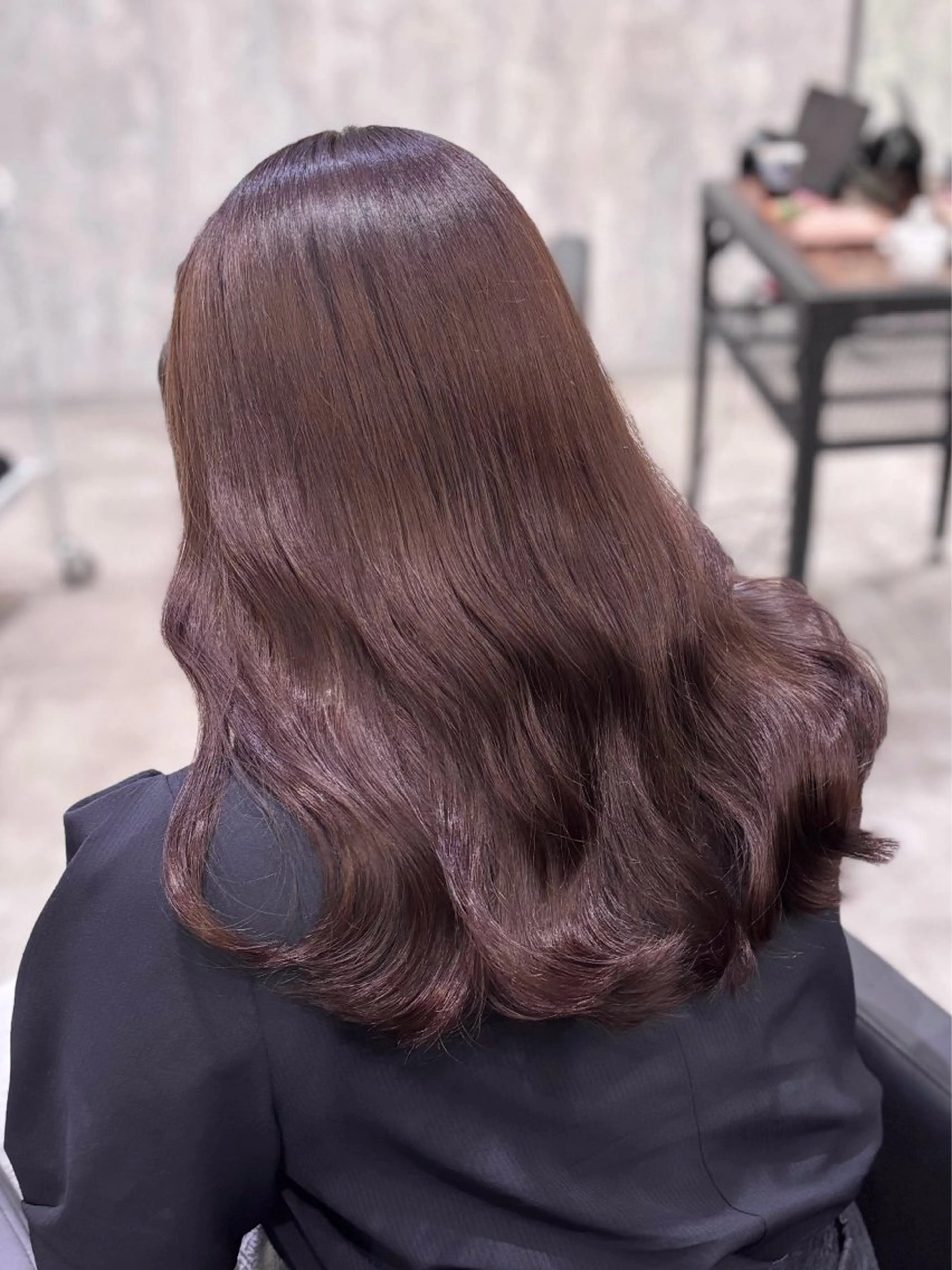 セミロング カラー ブリーチ ブラウンカラー シアーブラウン ヨシンモリ カット ヘアカラー トリートメント 詩乃🎀ピンク 暖色系🫧レイヤーのヘアスタイル