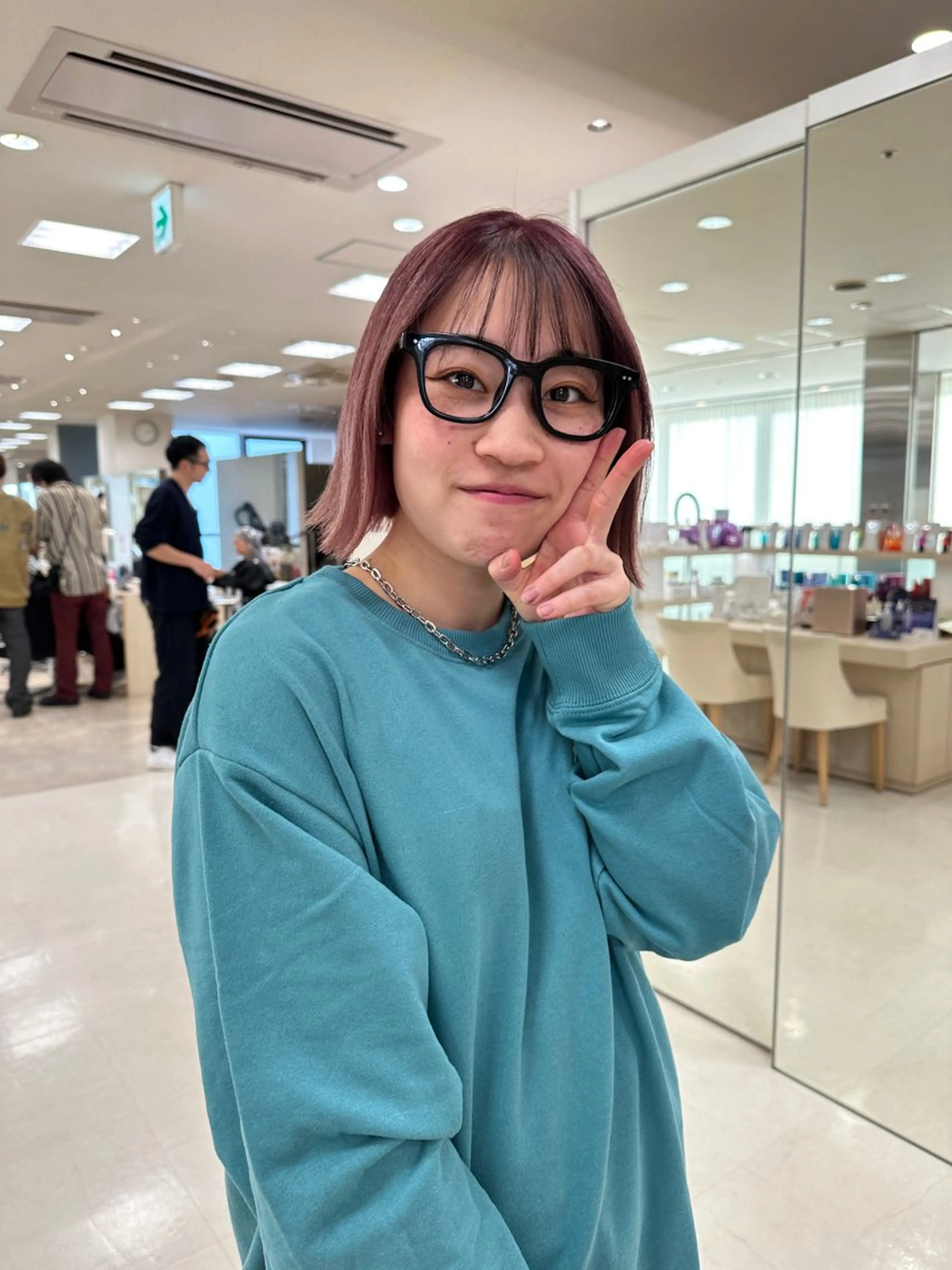 ショート カラー ブラウンカラー ピンクカラー ピンクブラウン レッドカラー 顔まわりレイヤー 髪質改善・縮毛矯正 年間1500名担当♪のヘアスタイル