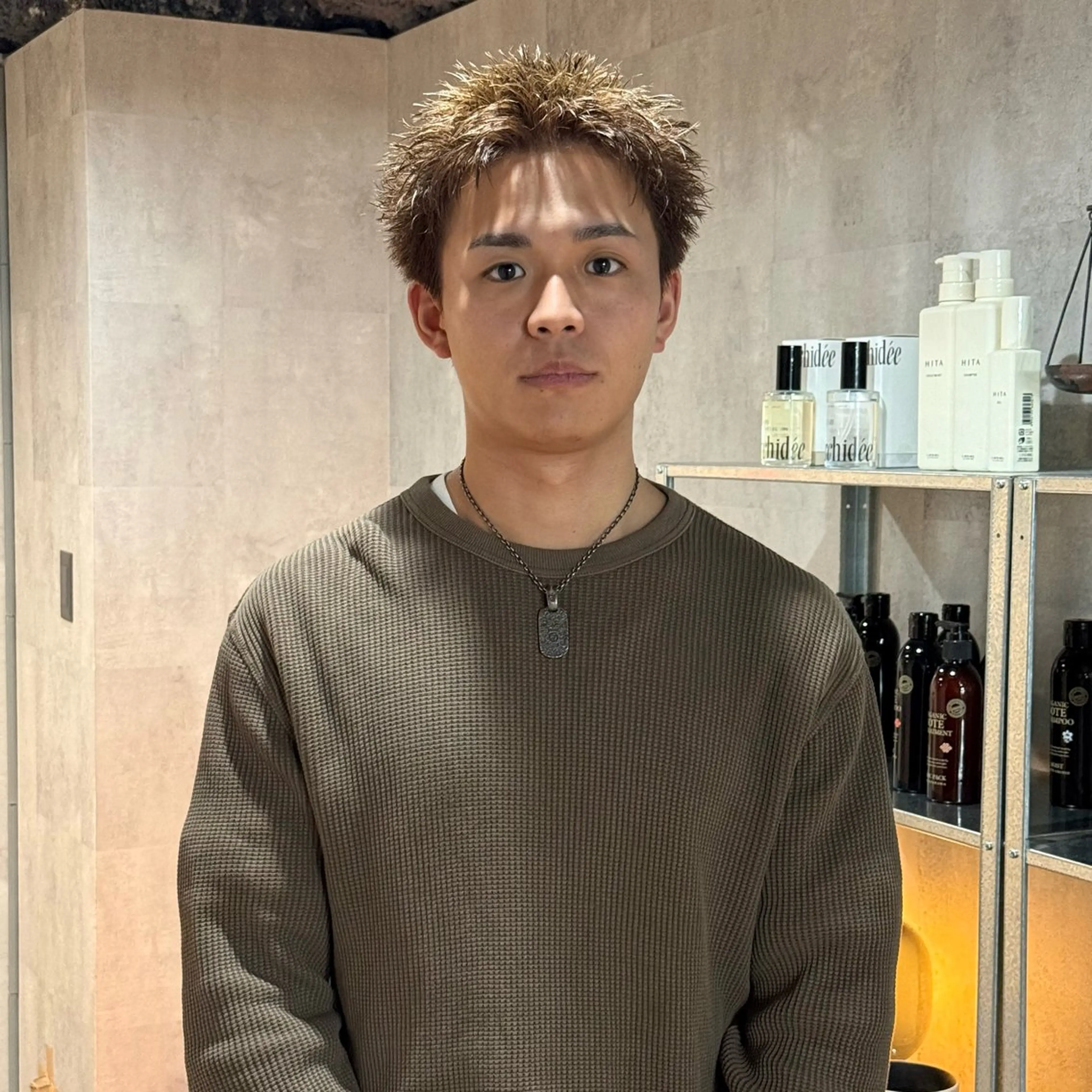 ショート カラー メンズ メンズブリーチ センターパート マッシュ スパイキーショート ブリーチ カット ヘアカラー トリートメント スパイキーショート/ 短髪/渋谷/kiyoのヘアスタイル