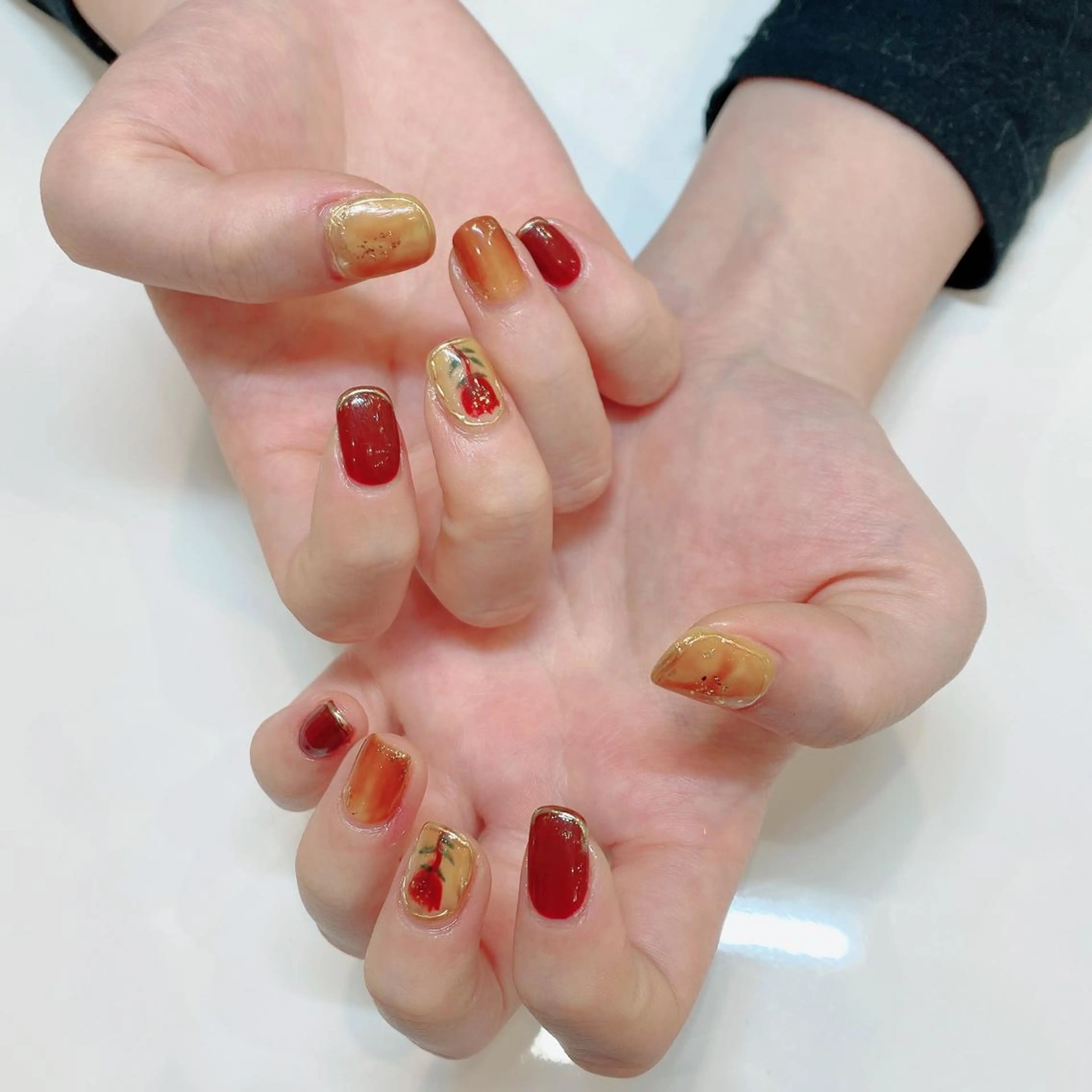 ネイル Elsias 詩織のマツエク・マツパデザイン