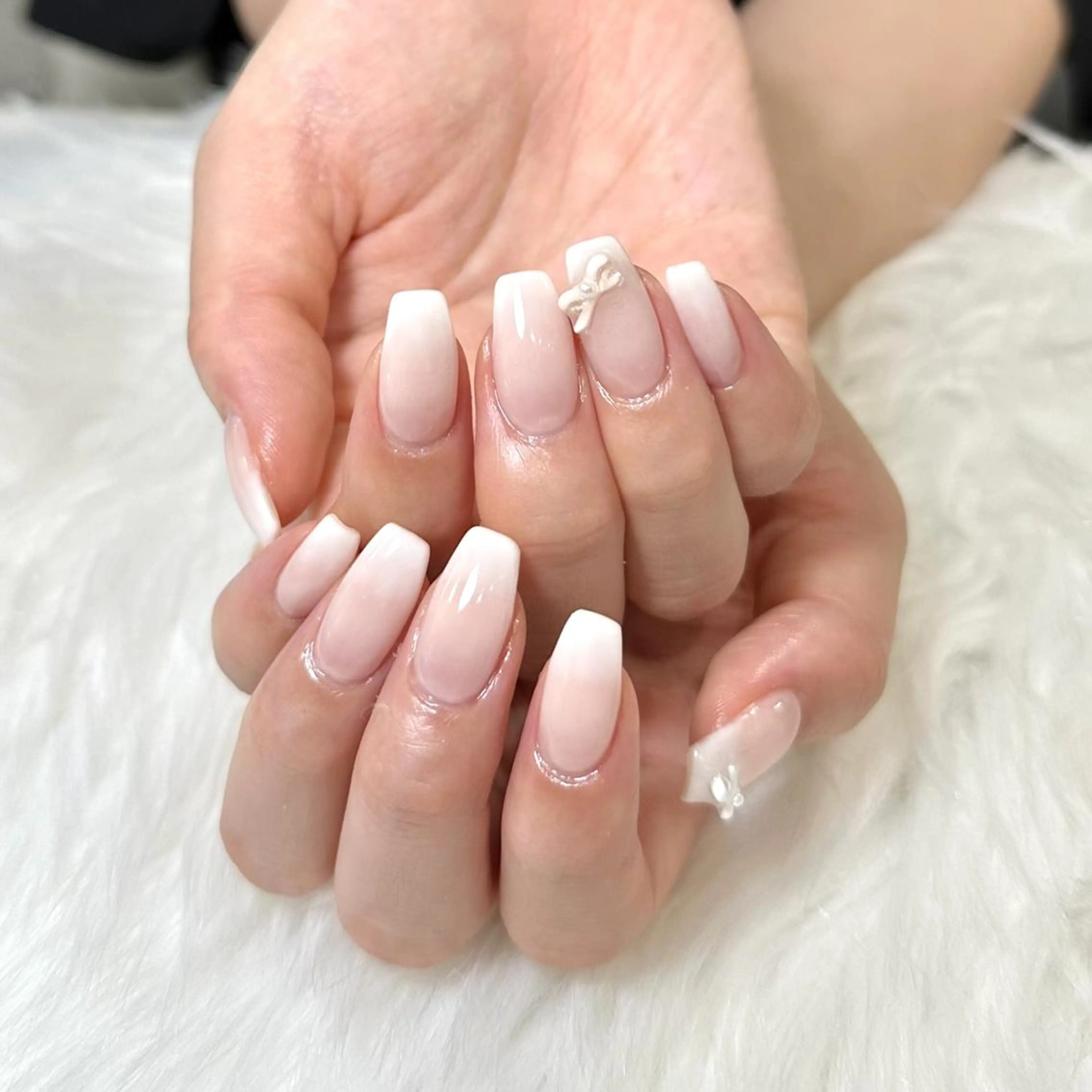 ネイル Azusa🩵 ネイル💅🏻南森町のネイルデザイン