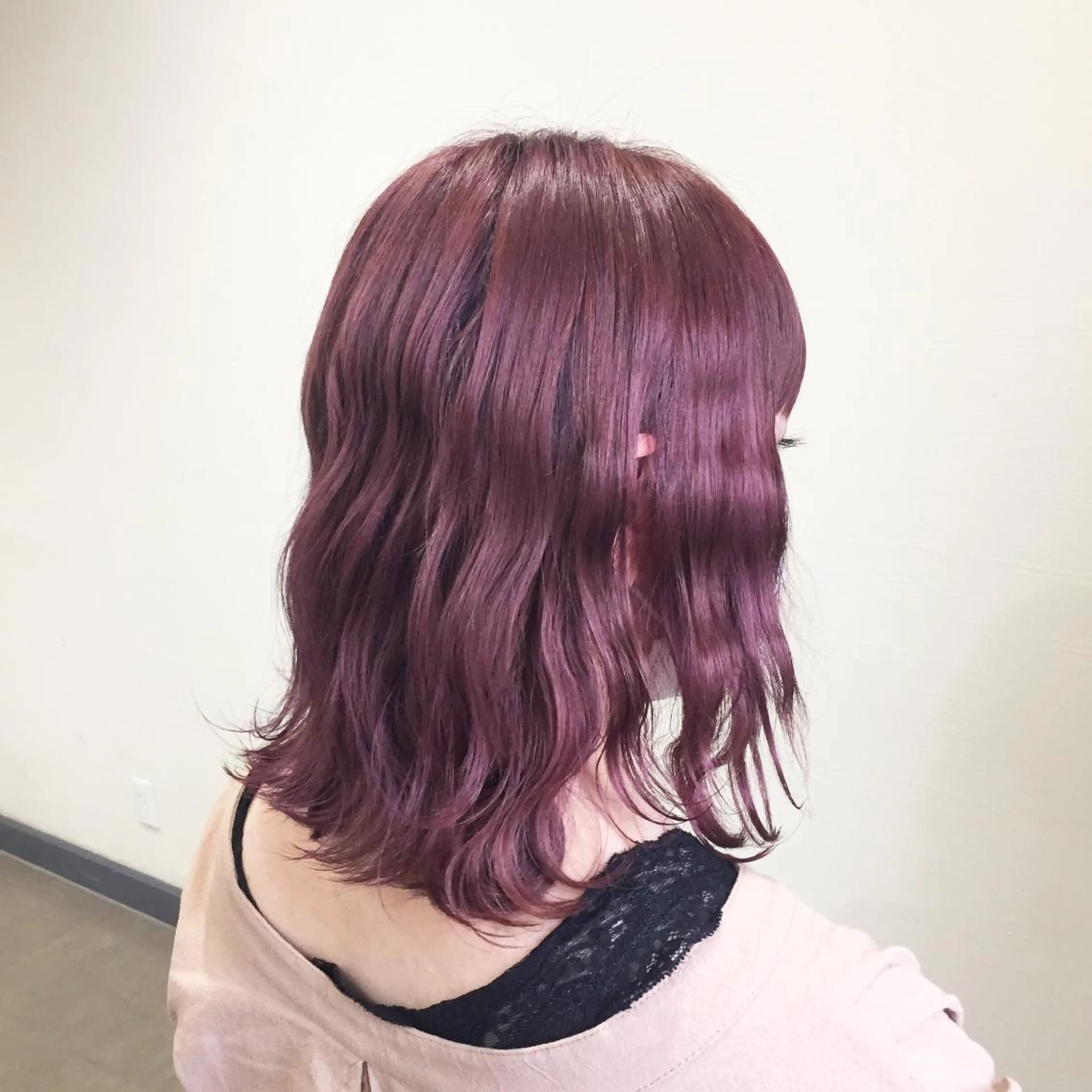 ミディアム maco 艶感ハイトーン🦋のヘアスタイル