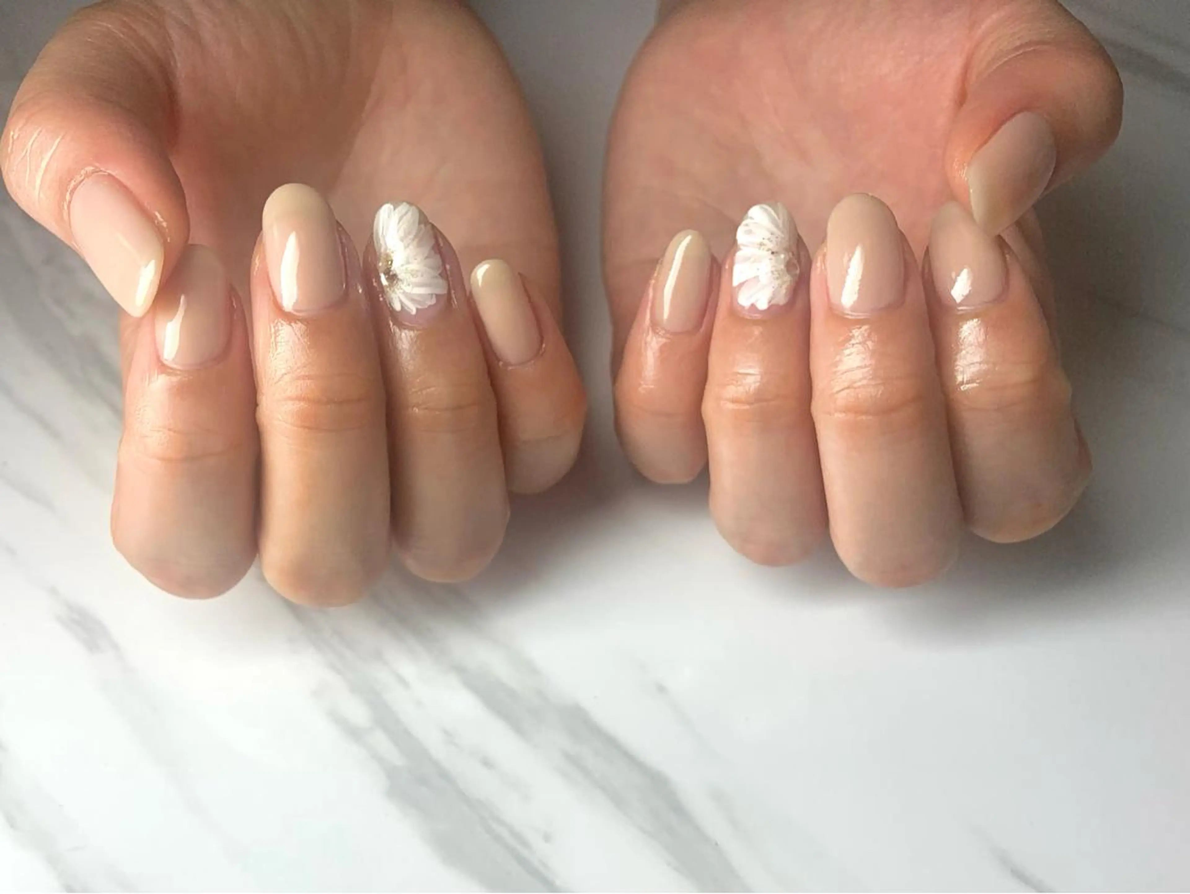 ミディアム ネイリスト シンのネイルデザイン