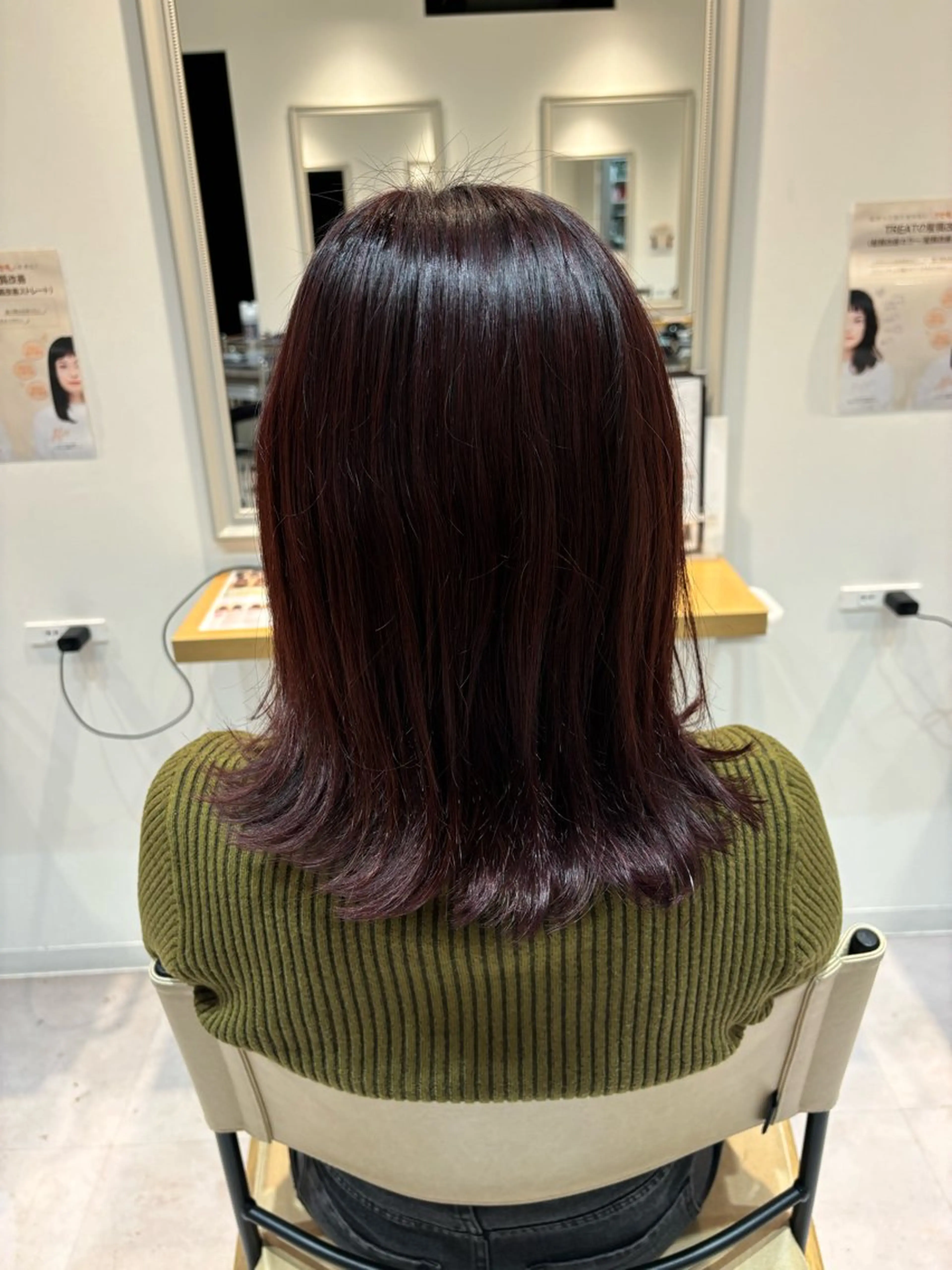 ミディアム カラー 江副 朱星のヘアスタイル