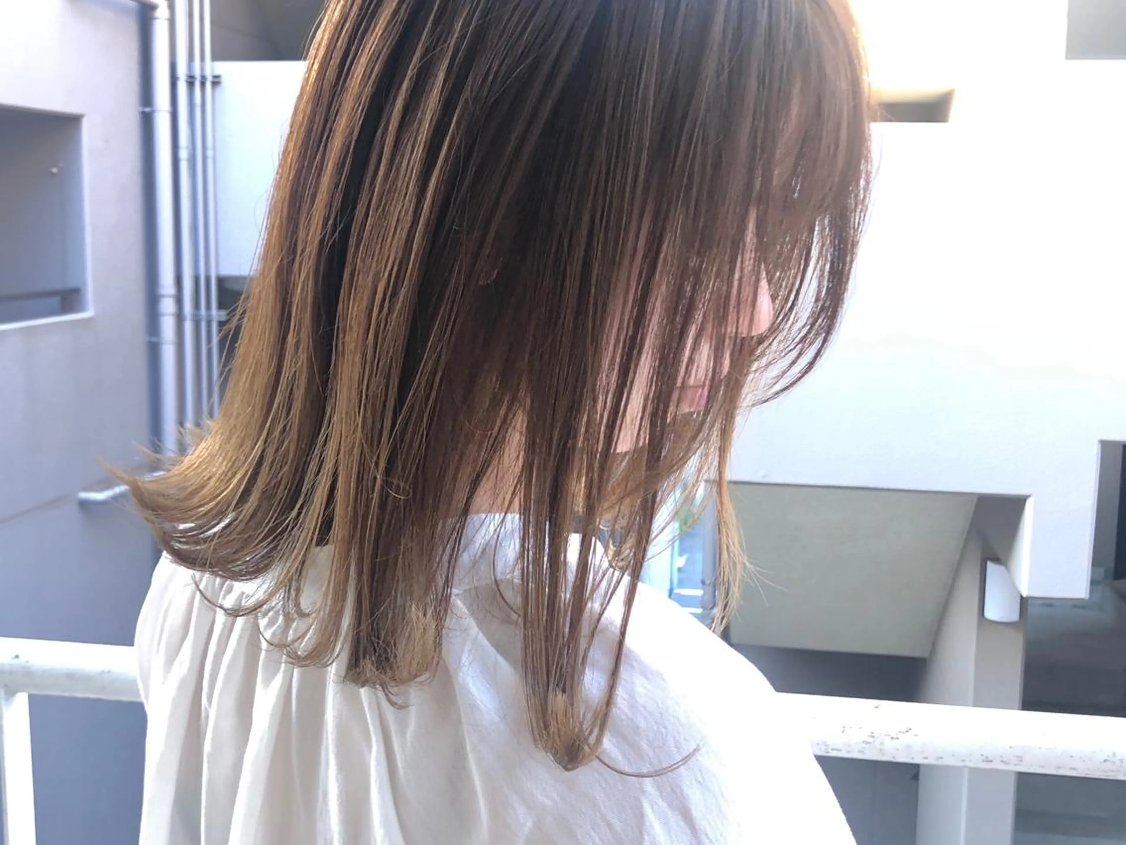 セミロング カラー ブリーチカラー🌈 石垣翔太のヘアスタイル